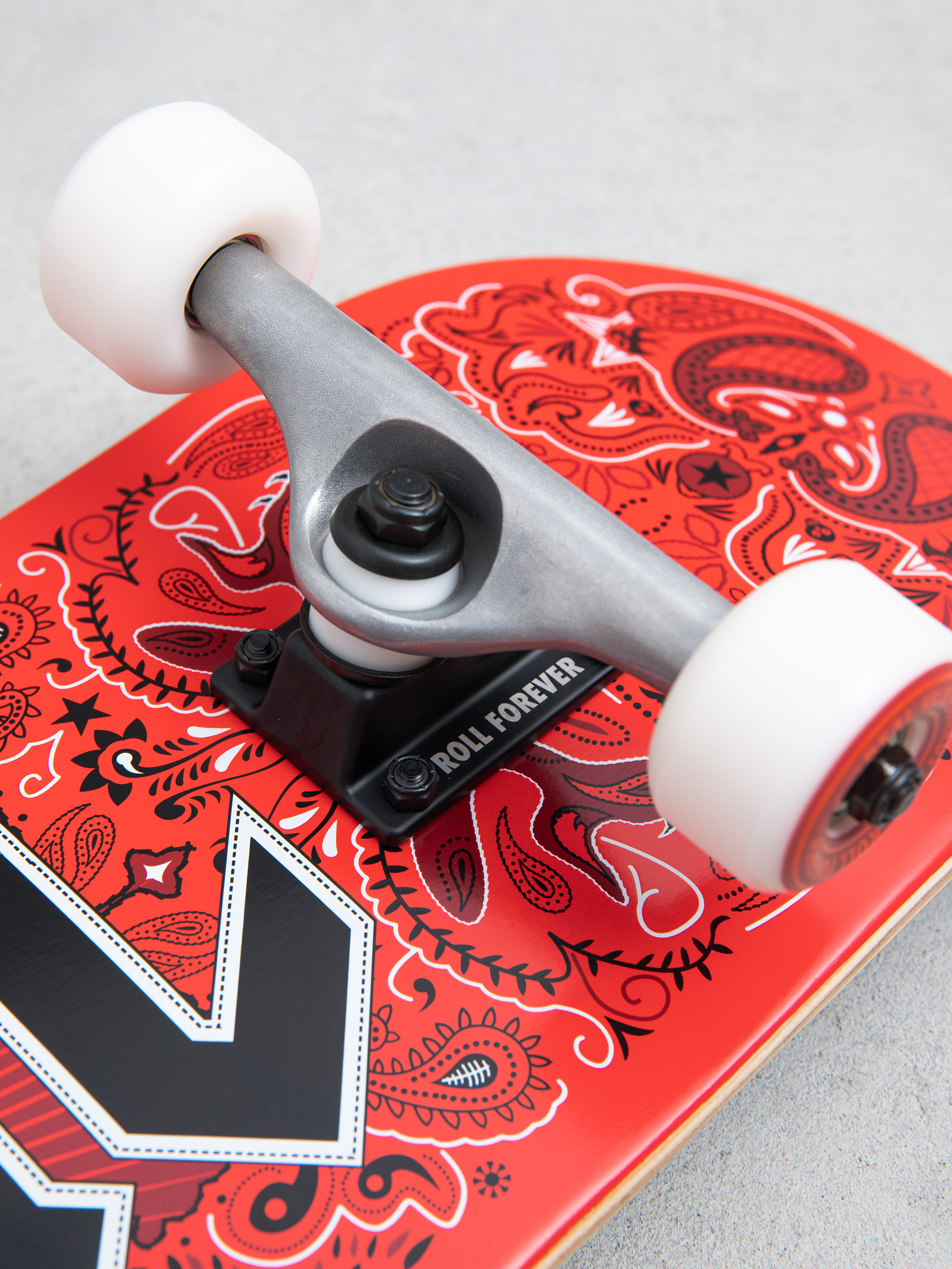 Real Bandana Skateboard (red)