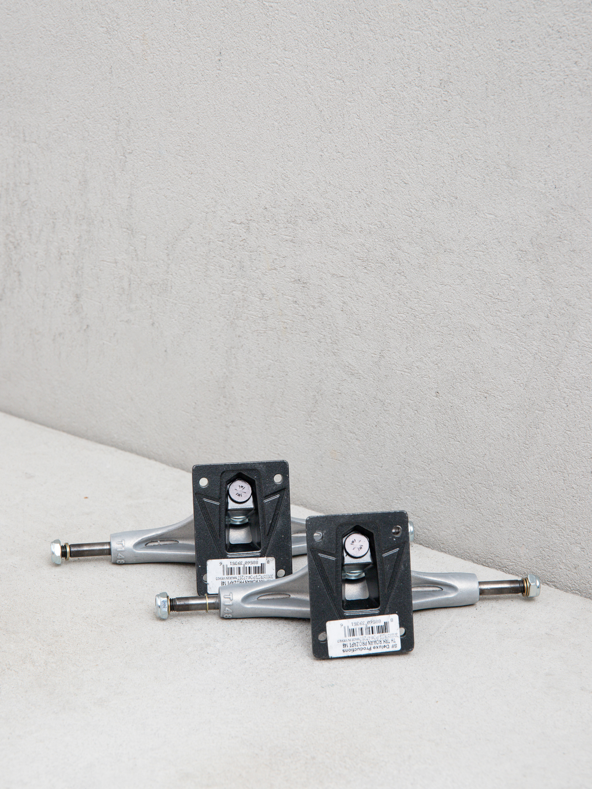 Thunder Rowan Zapt Pro Editions Trucks (raw)