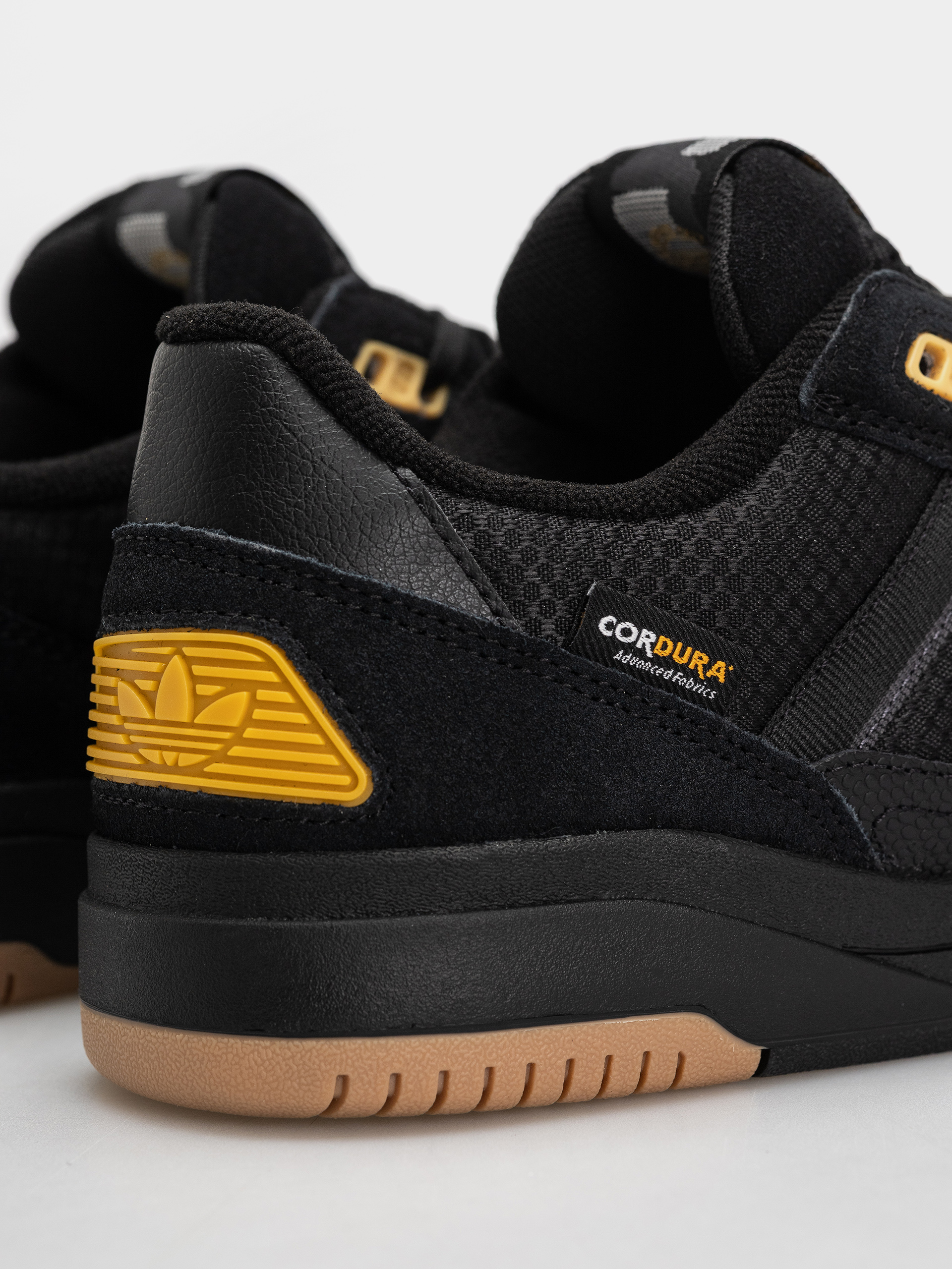 adidas Tekkira Cup Schuhe (carbon/carbon/cblack)