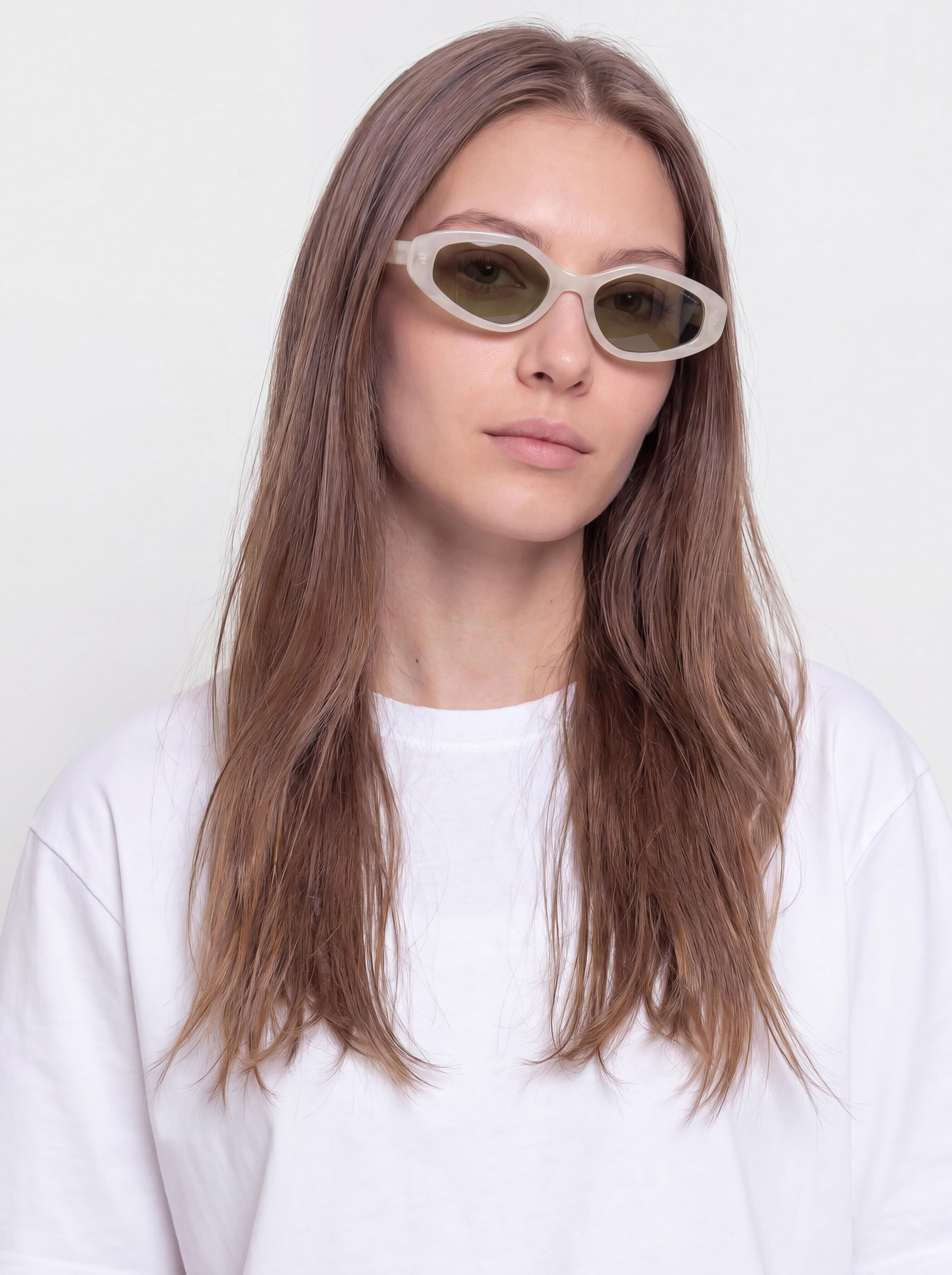 Komono Margot Sonnenbrille (alabaster green)