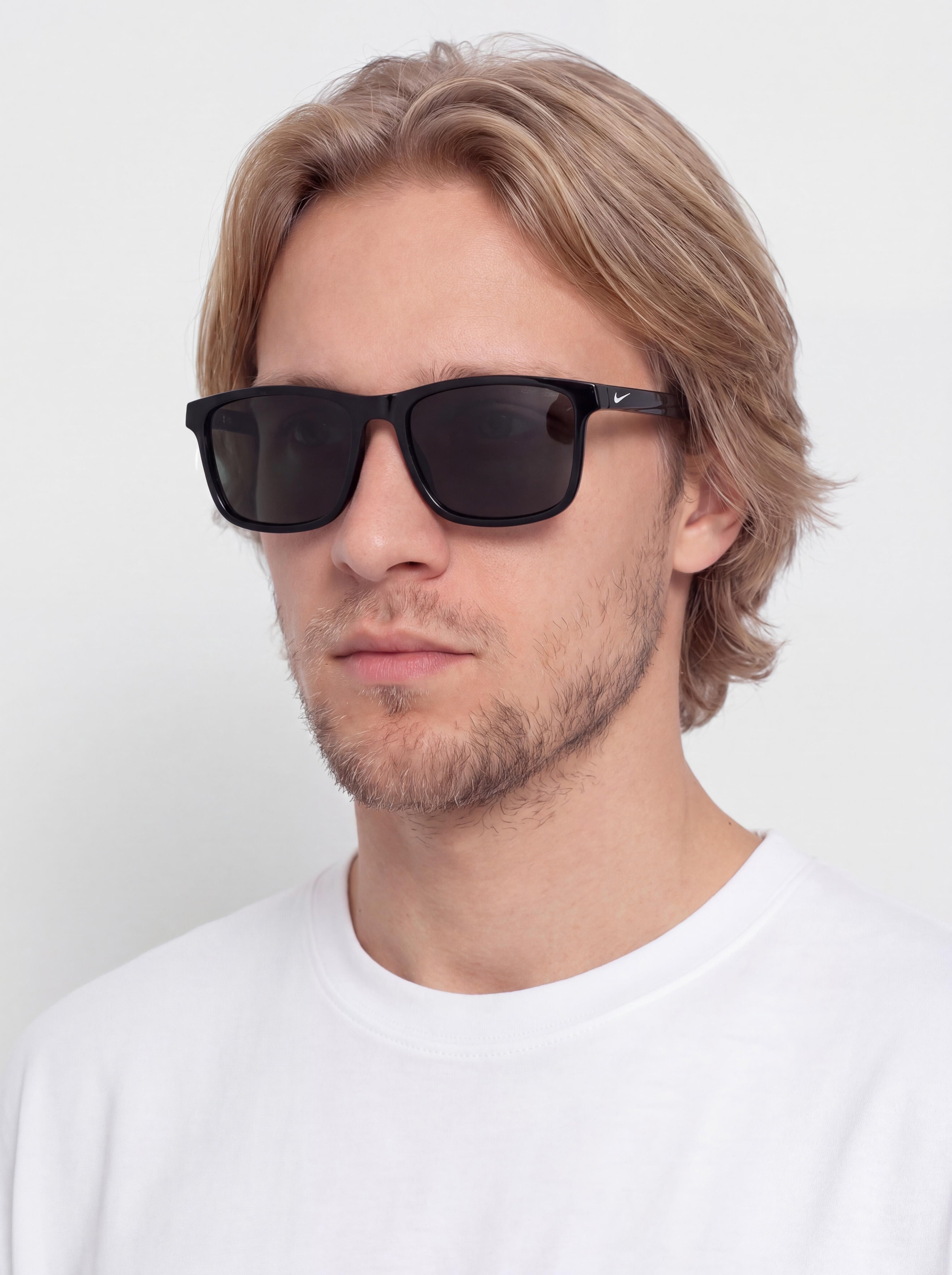 Nike Vital Core P Sunglasses (black/polar green)