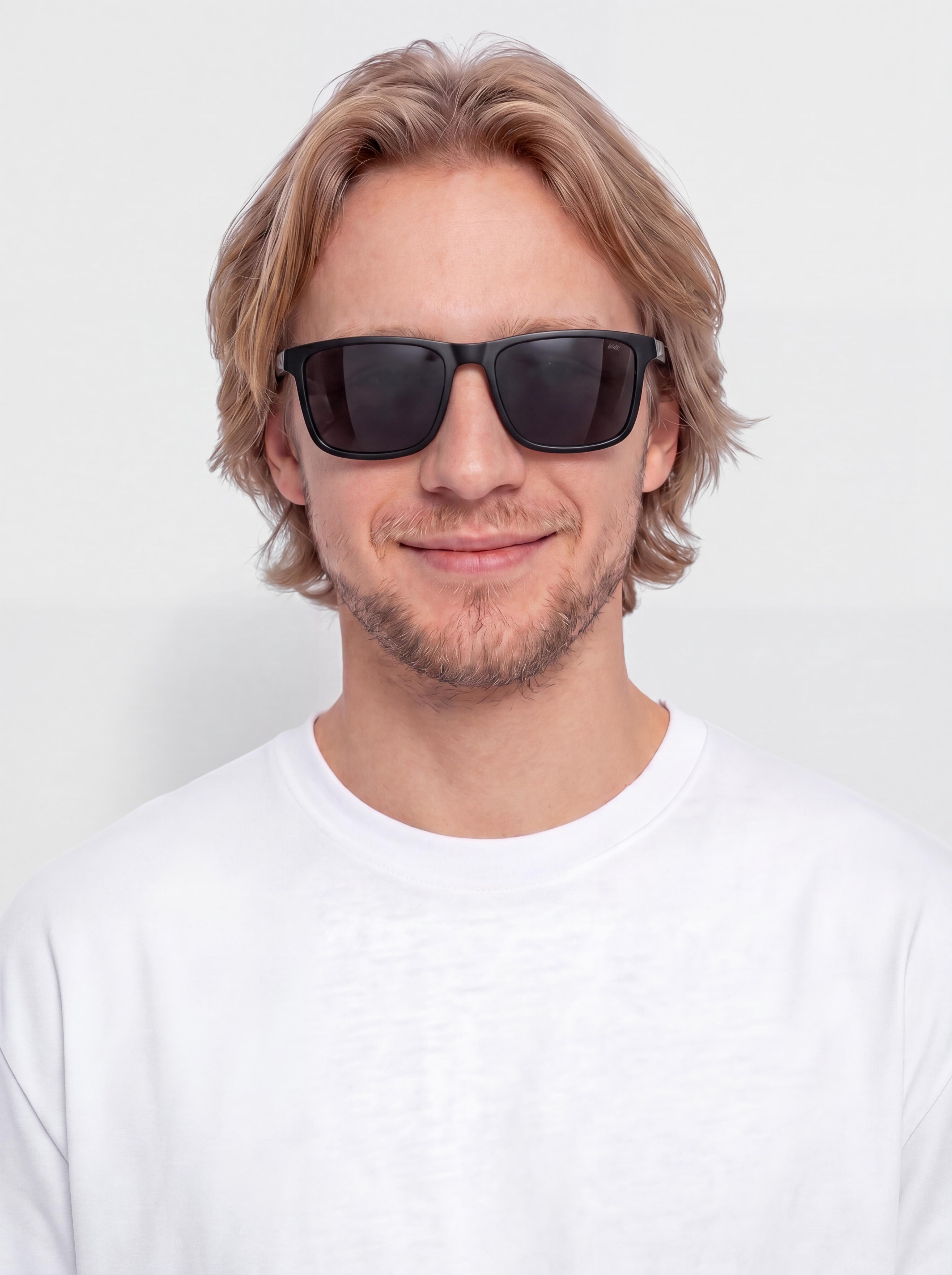 Nike Vital Core Sunglasses (black/grey)
