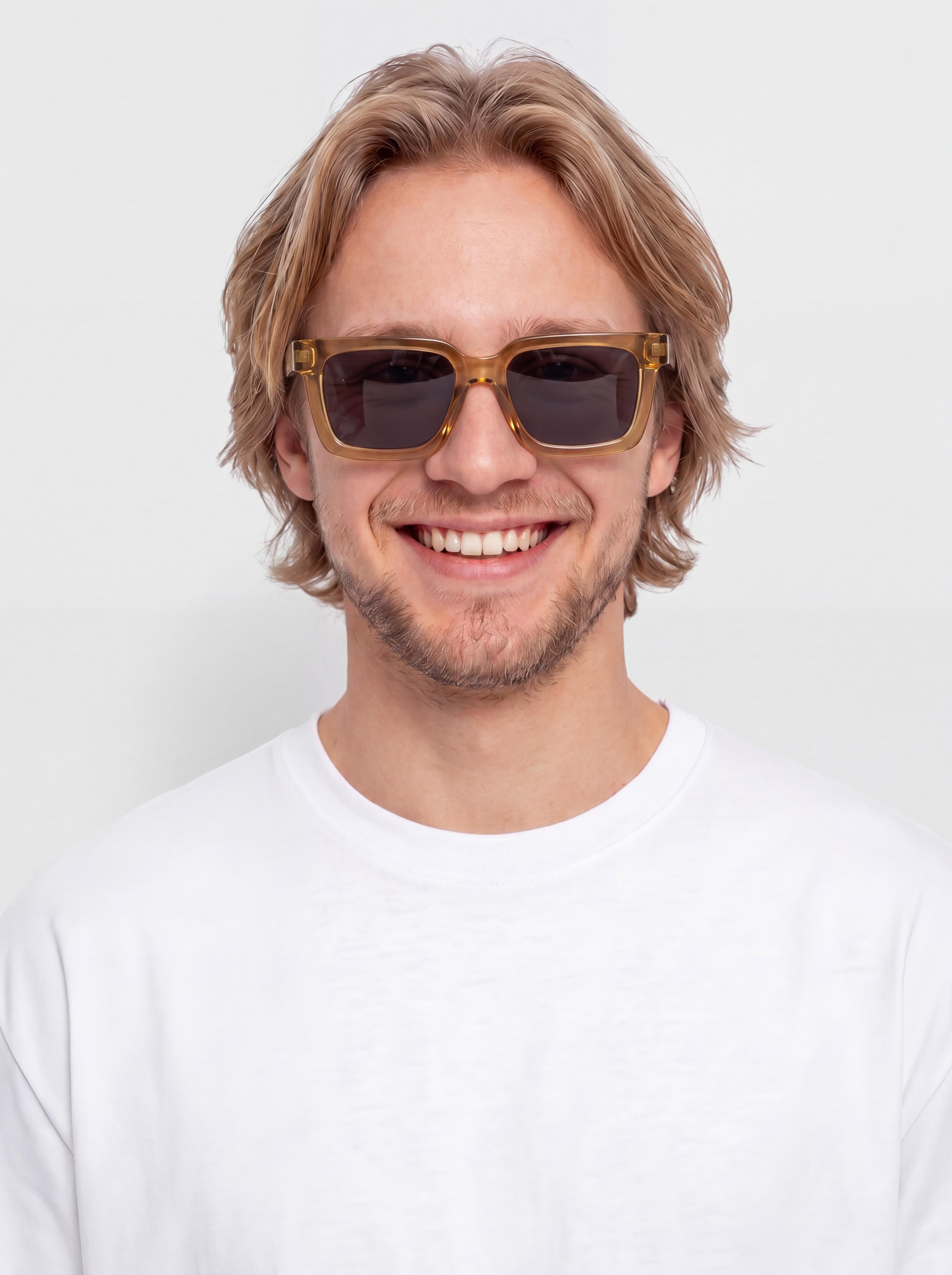 Nike Tide Cosmic Sonnenbrille (team gold/blue)