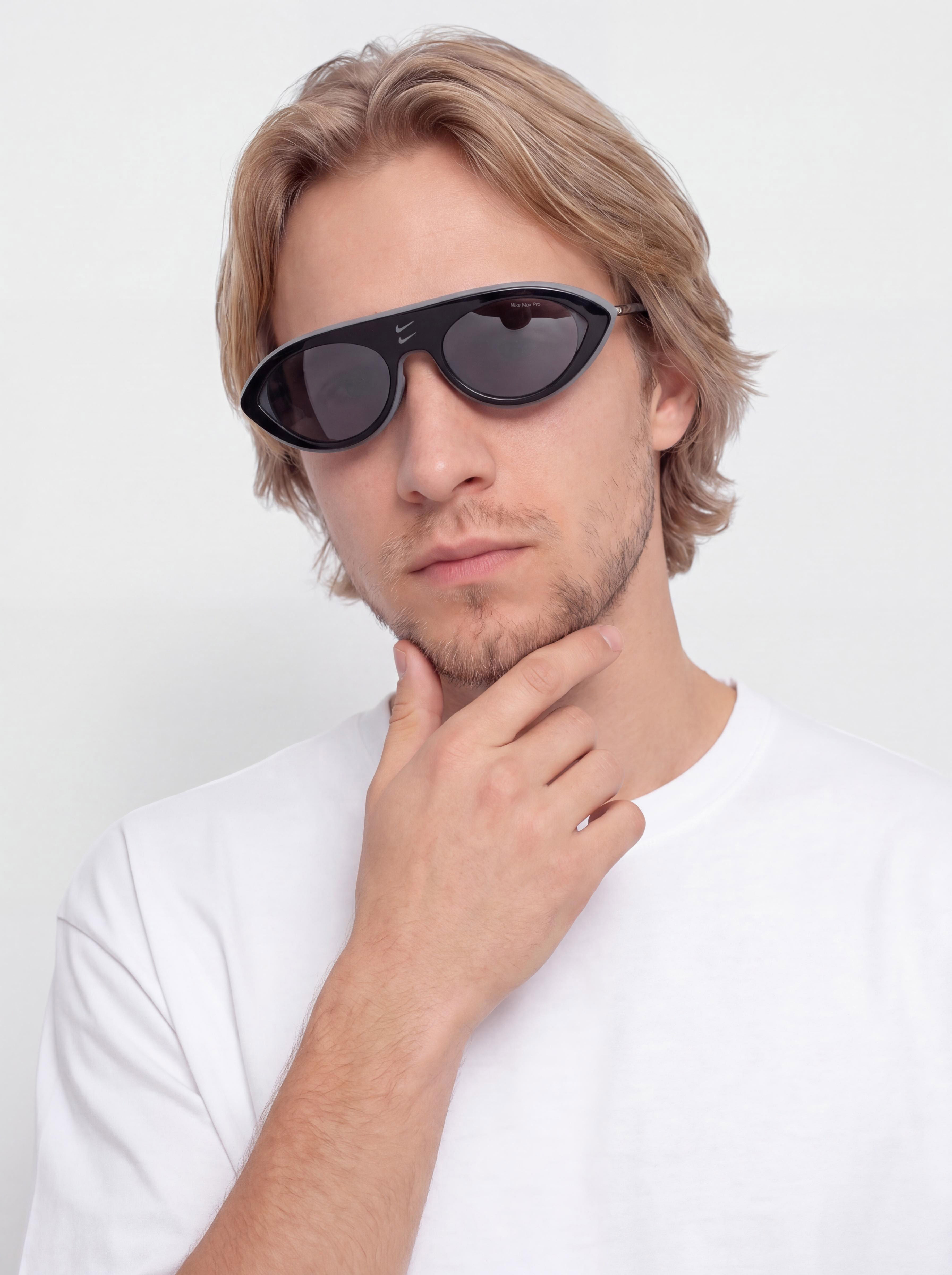 Nike Forge Envy Sonnenbrille (black/grey)