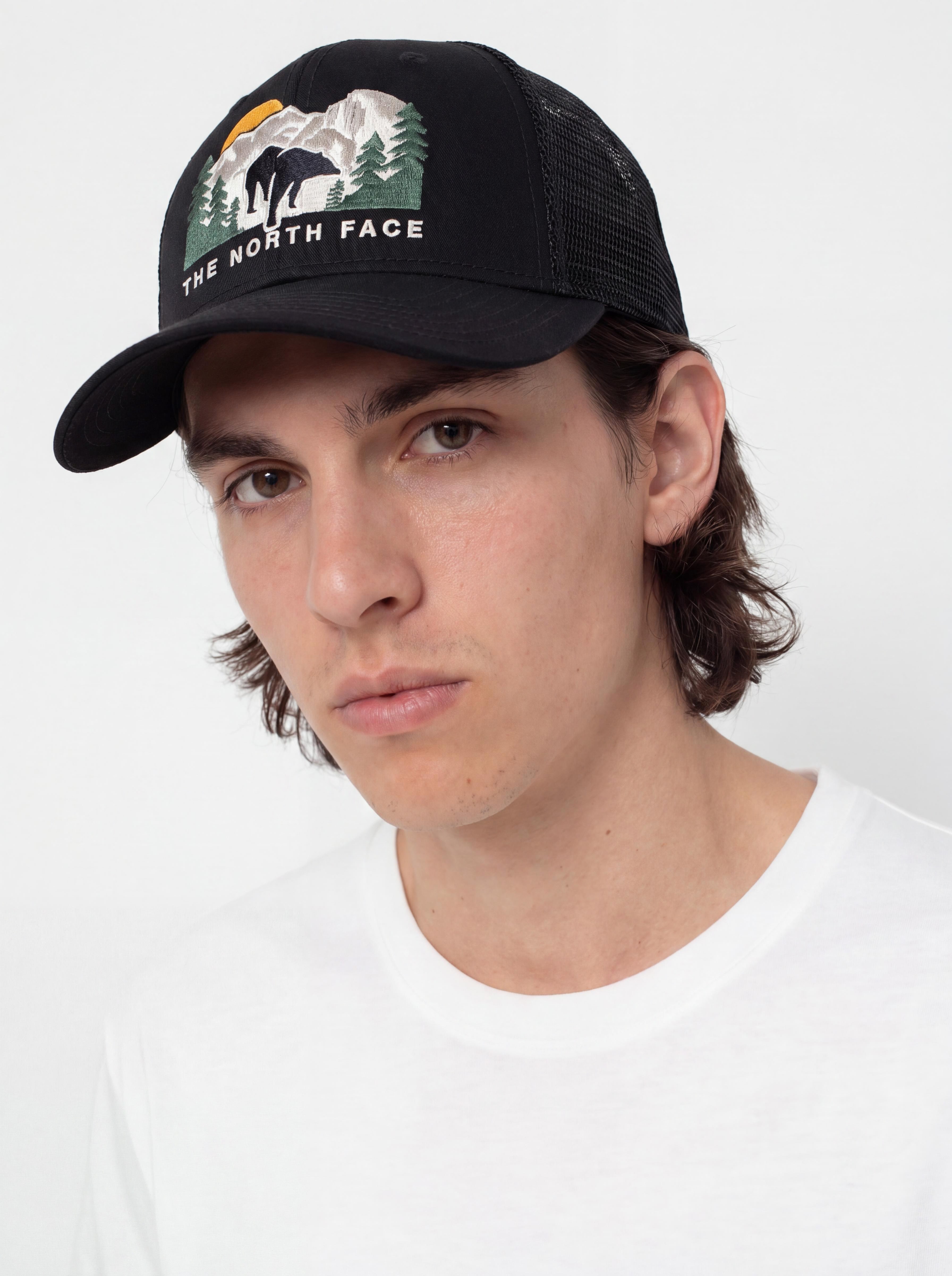 The North Face Embroidered Mudder Trucker Cap (tnf black/tnf black/bear green)