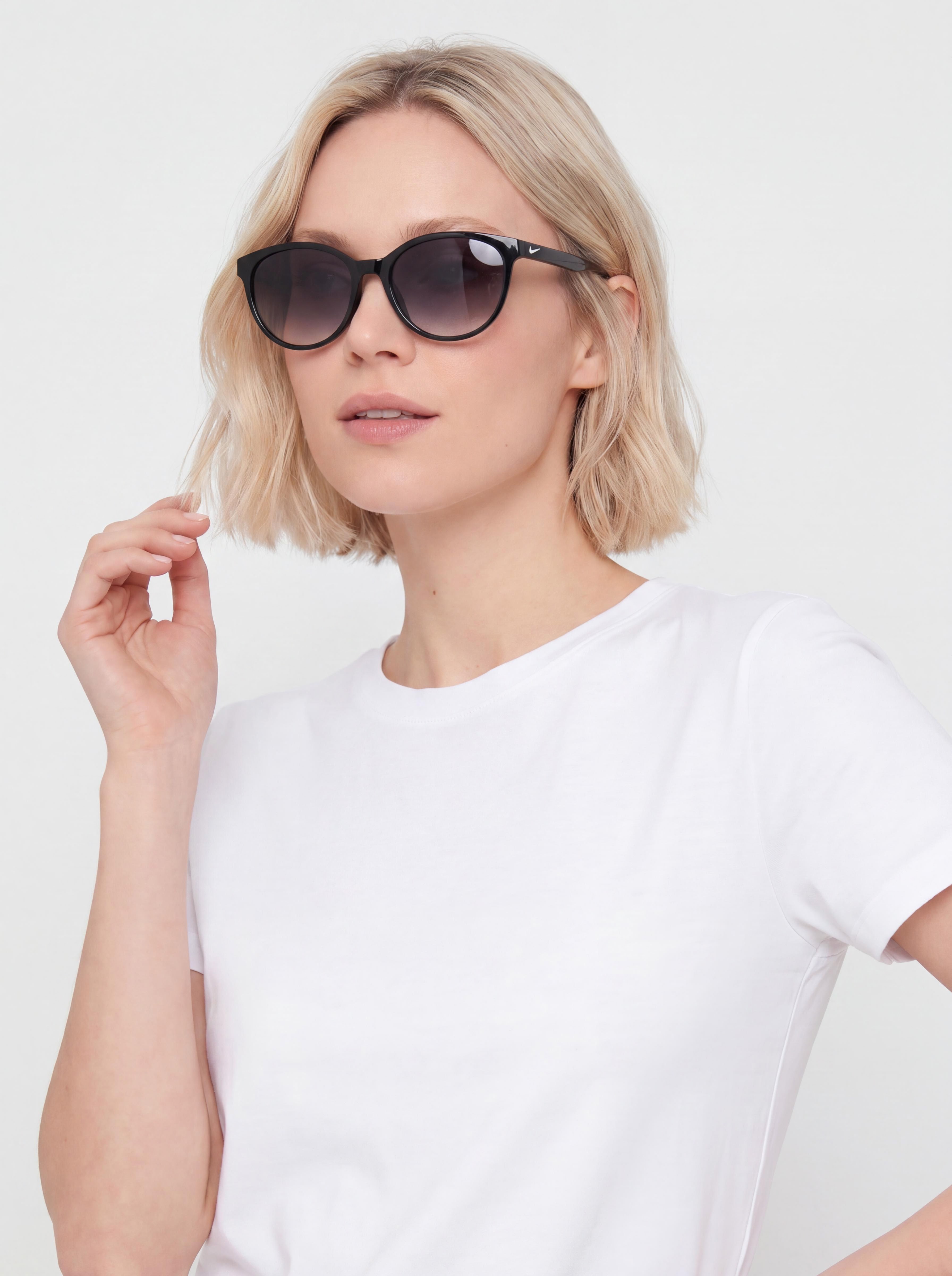 Nike Vital Trend Sunglasses (black/smoke gradient)