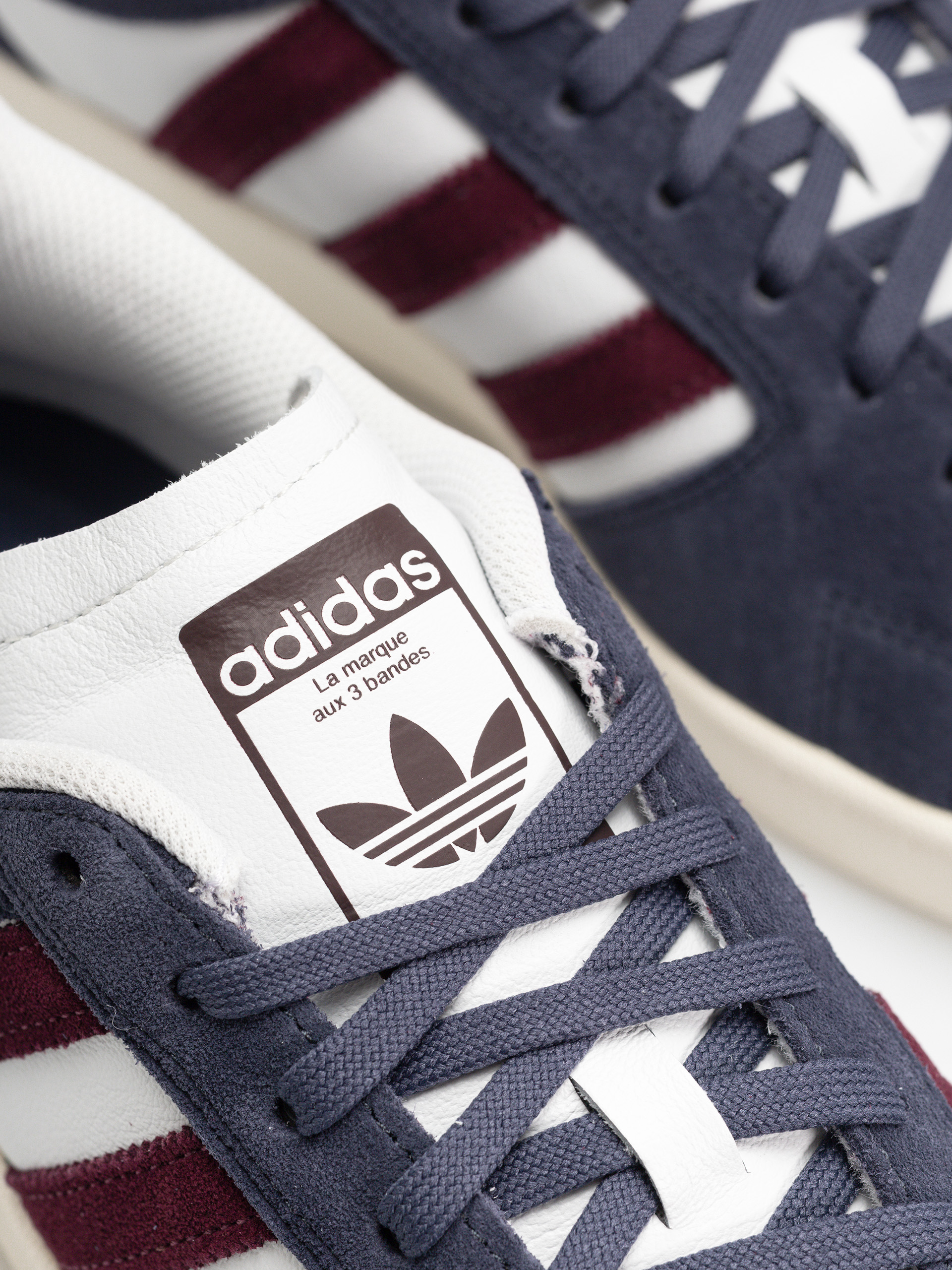 adidas Superskate Low Shoes (shanav/maroon/crywht)
