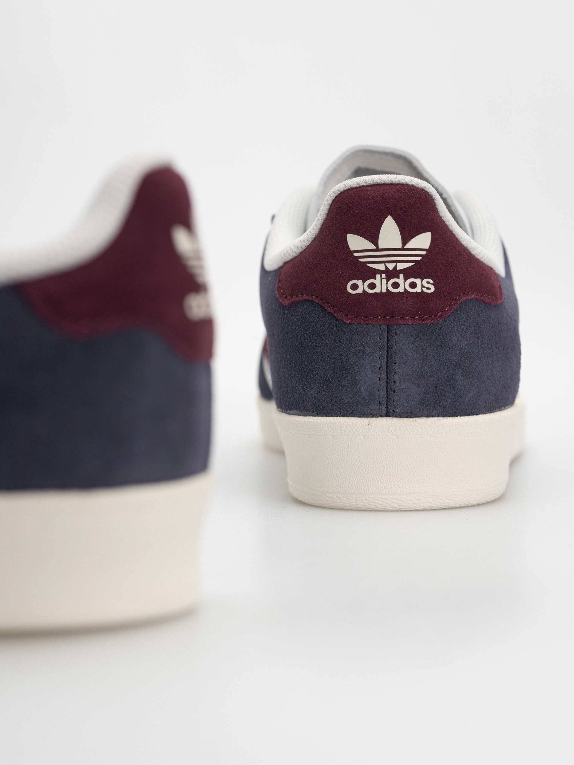 adidas Superskate Low Schuhe (shanav/maroon/crywht)