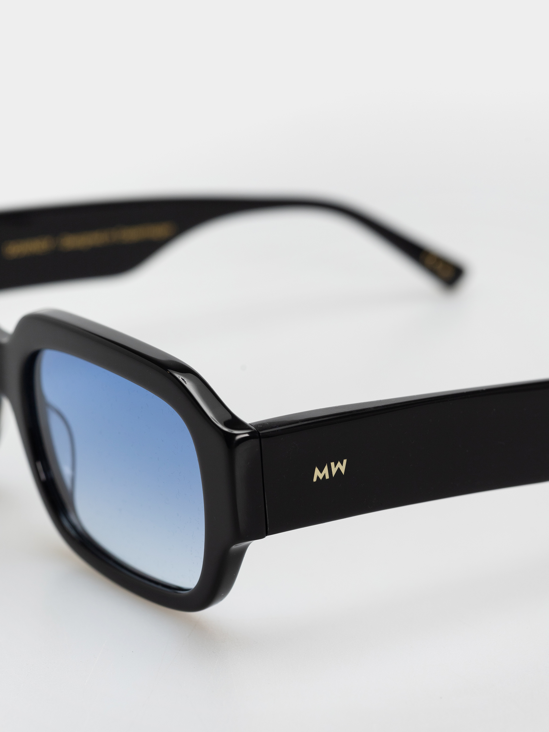 MessyWeekend Sonnenbrille Downey (black/gradient blue)