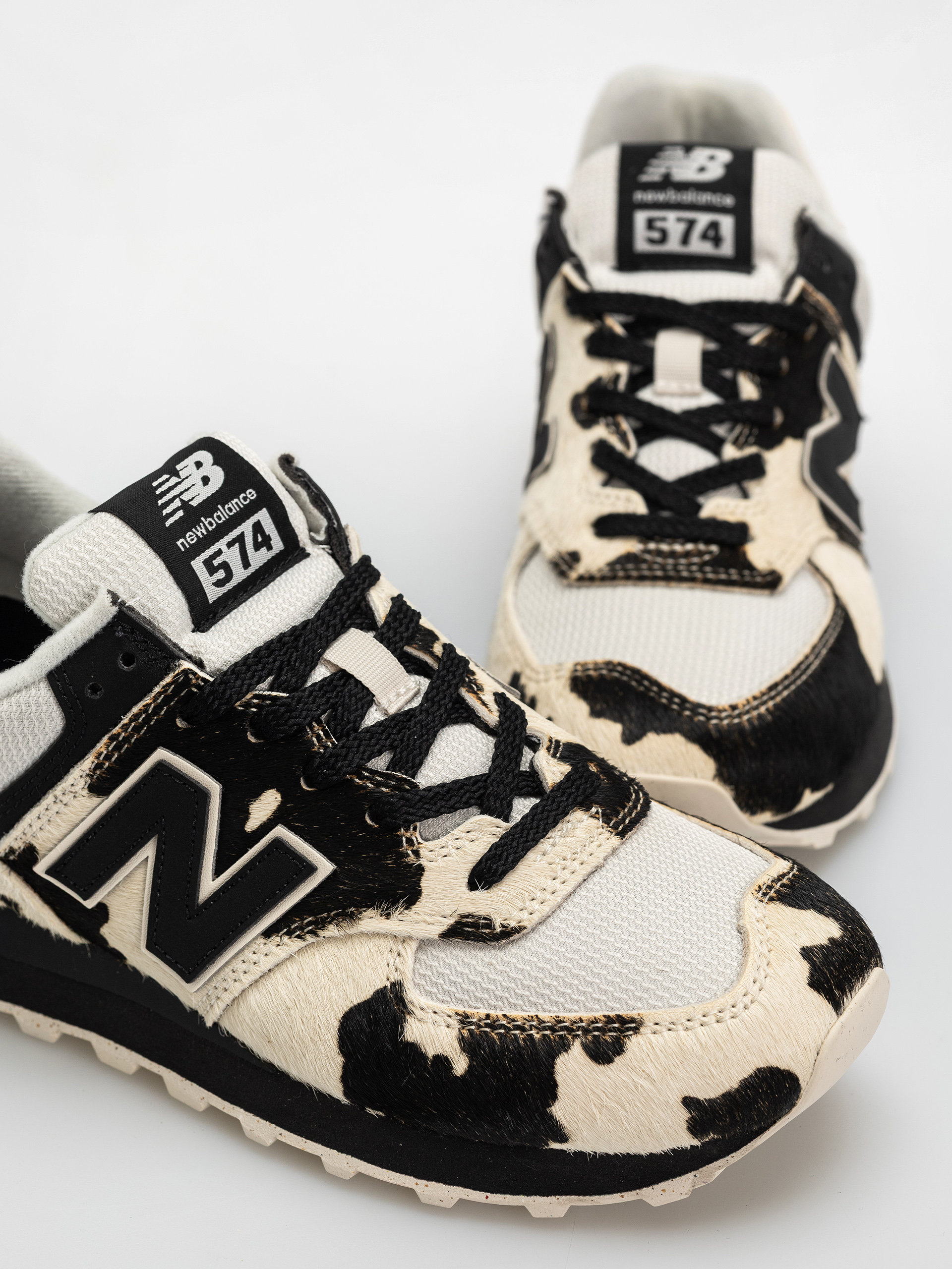 New Balance 574 Wmn Schuhe (black/linen)