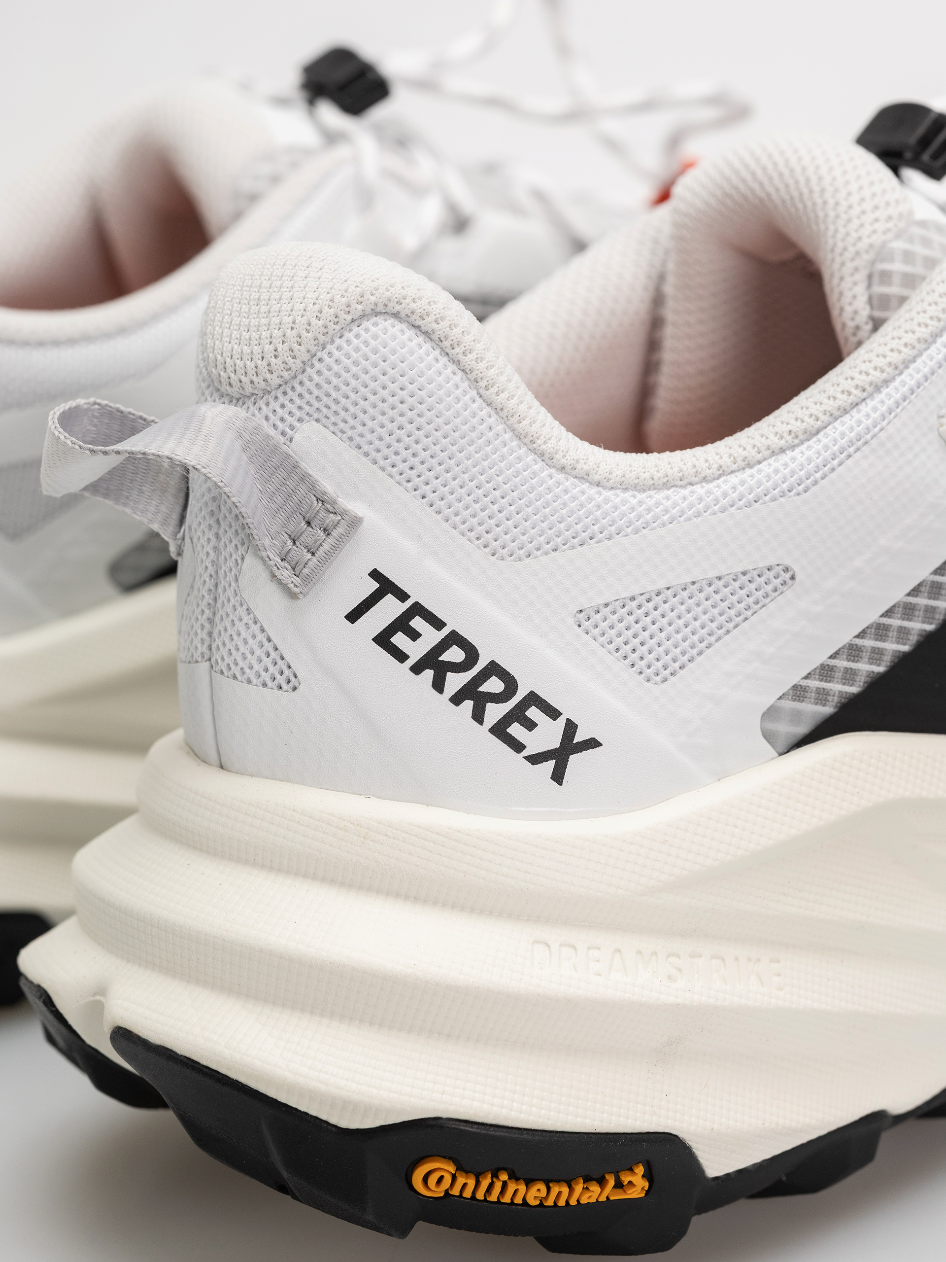 adidas Terrex Freehiker Sl Shoes (ftwwht/cblack/seimor)