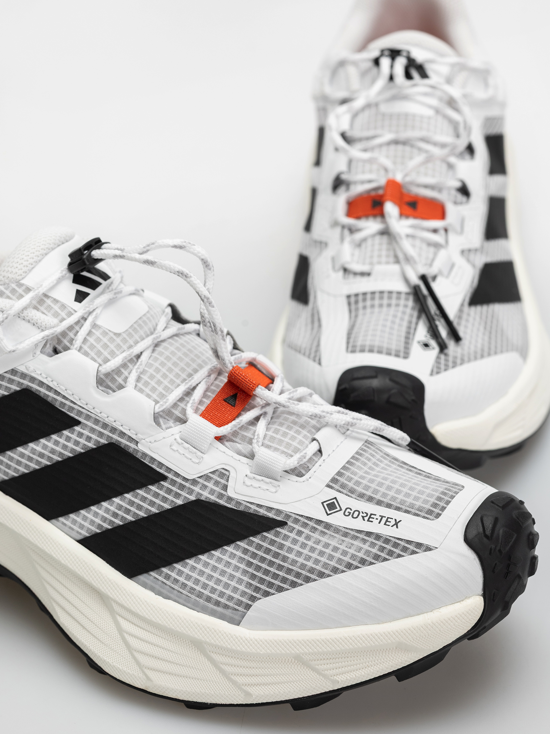 adidas Terrex Freehiker Sl Shoes (ftwwht/cblack/seimor)