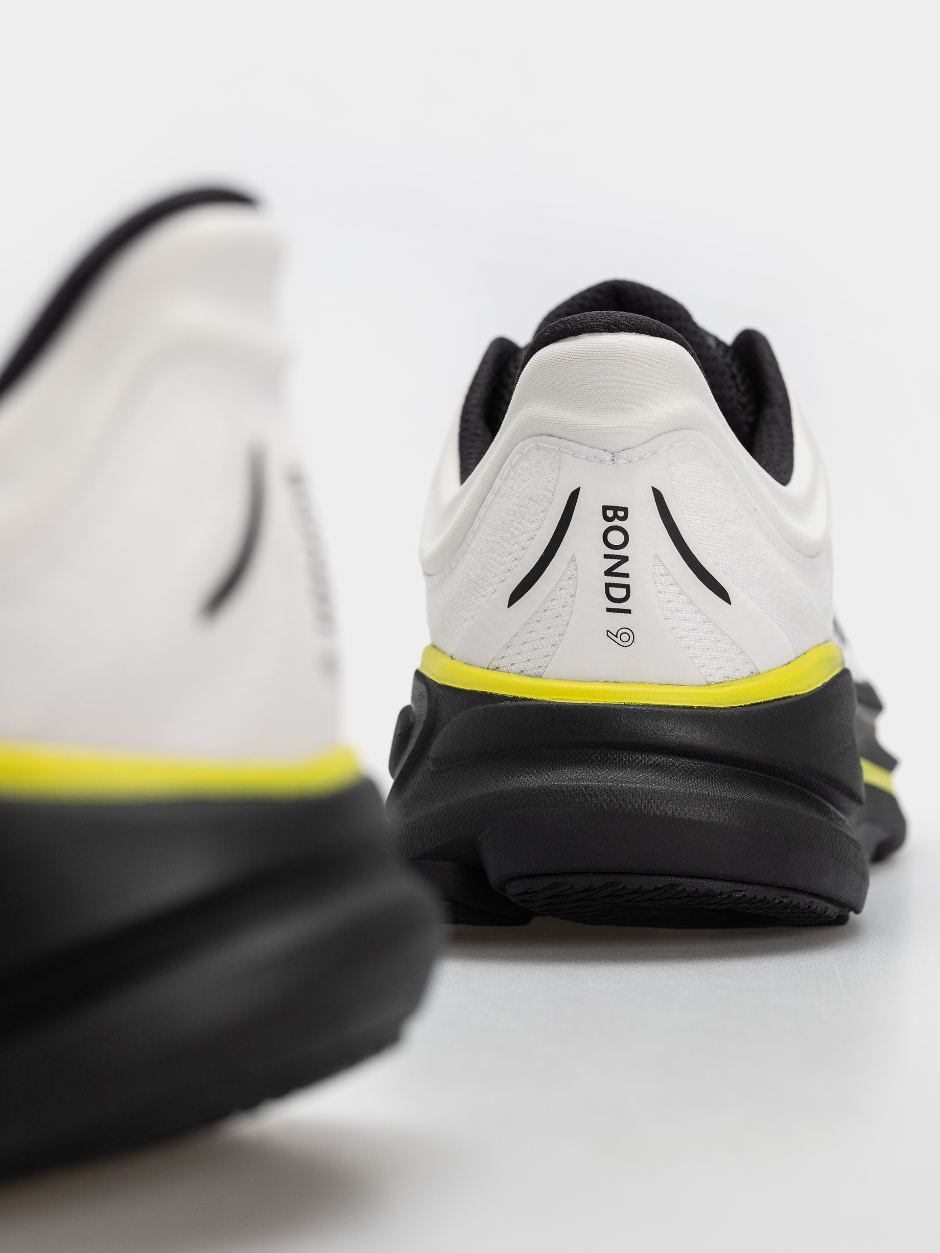 Hoka Bondi 9 Shoes (white/citrus)