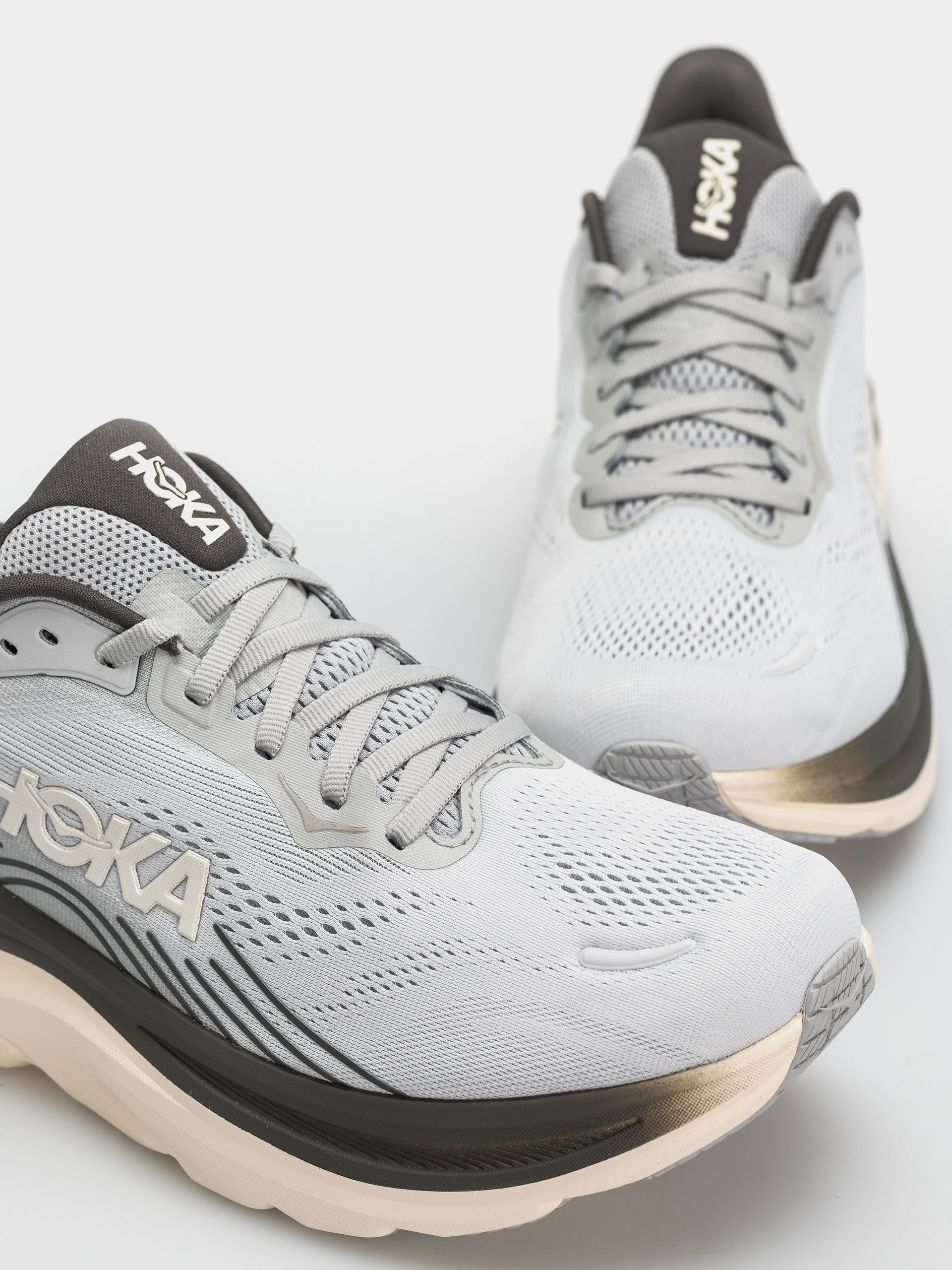 Hoka Clifton 11 Shoes (stardust/alabaster)