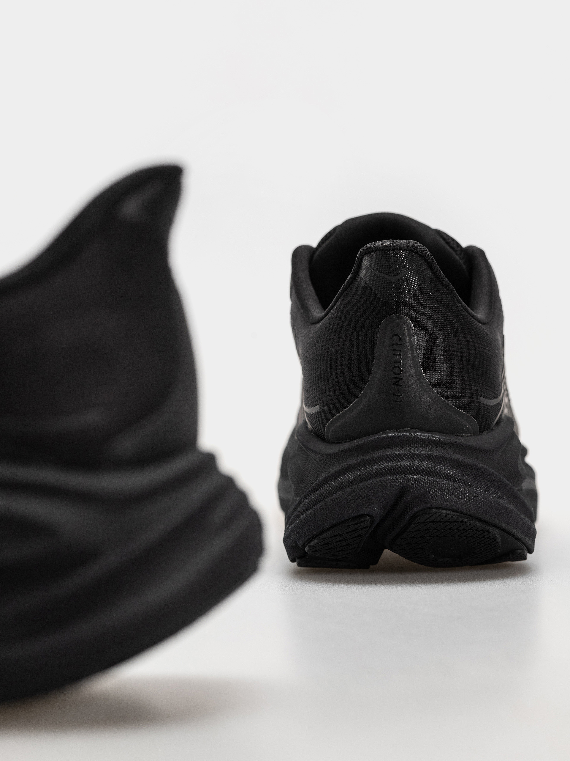 Hoka Clifton 11 Wmn Shoes (black/black)