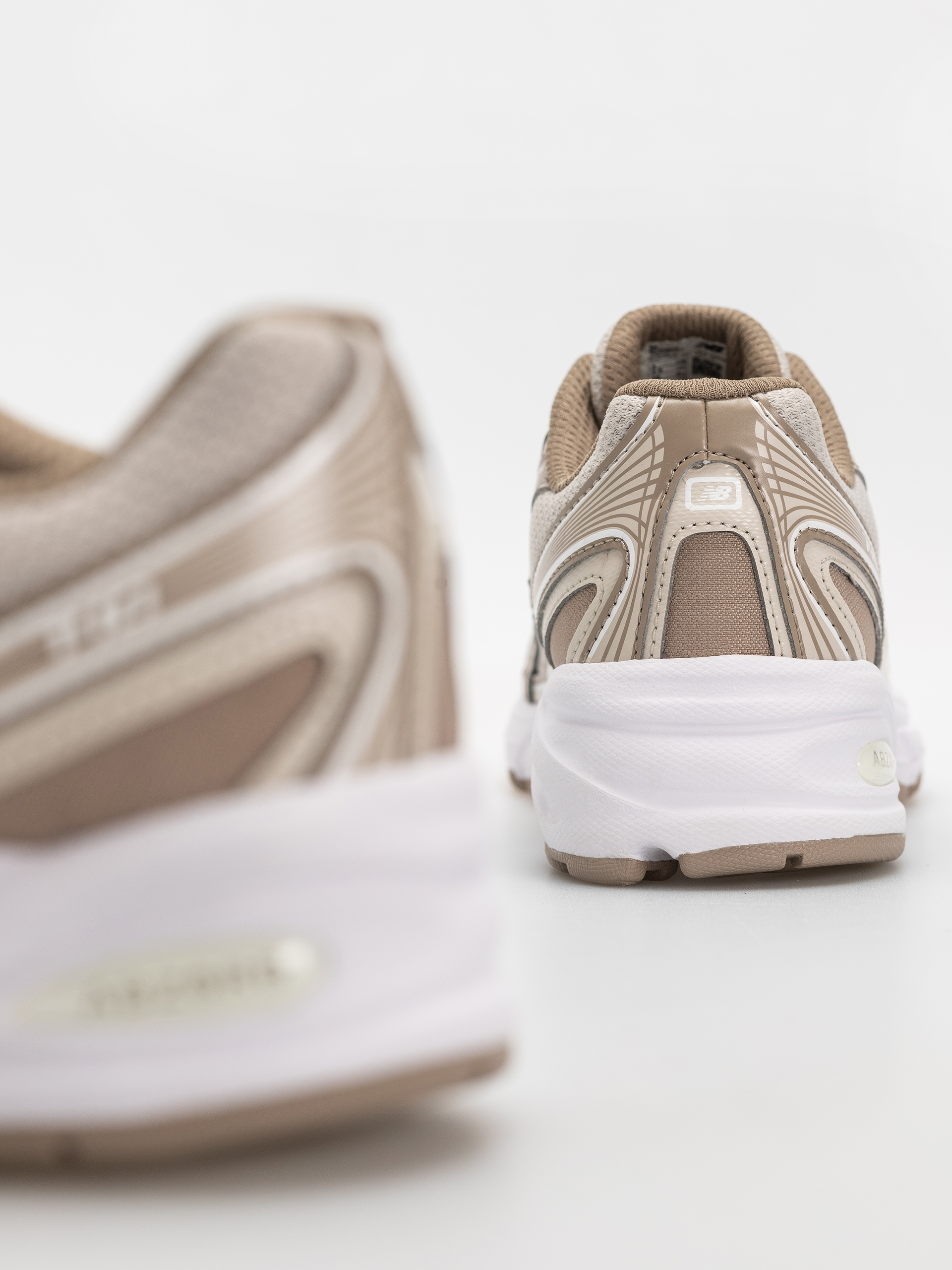 New Balance 740 JR Shoes (timberwolf/driftwood)