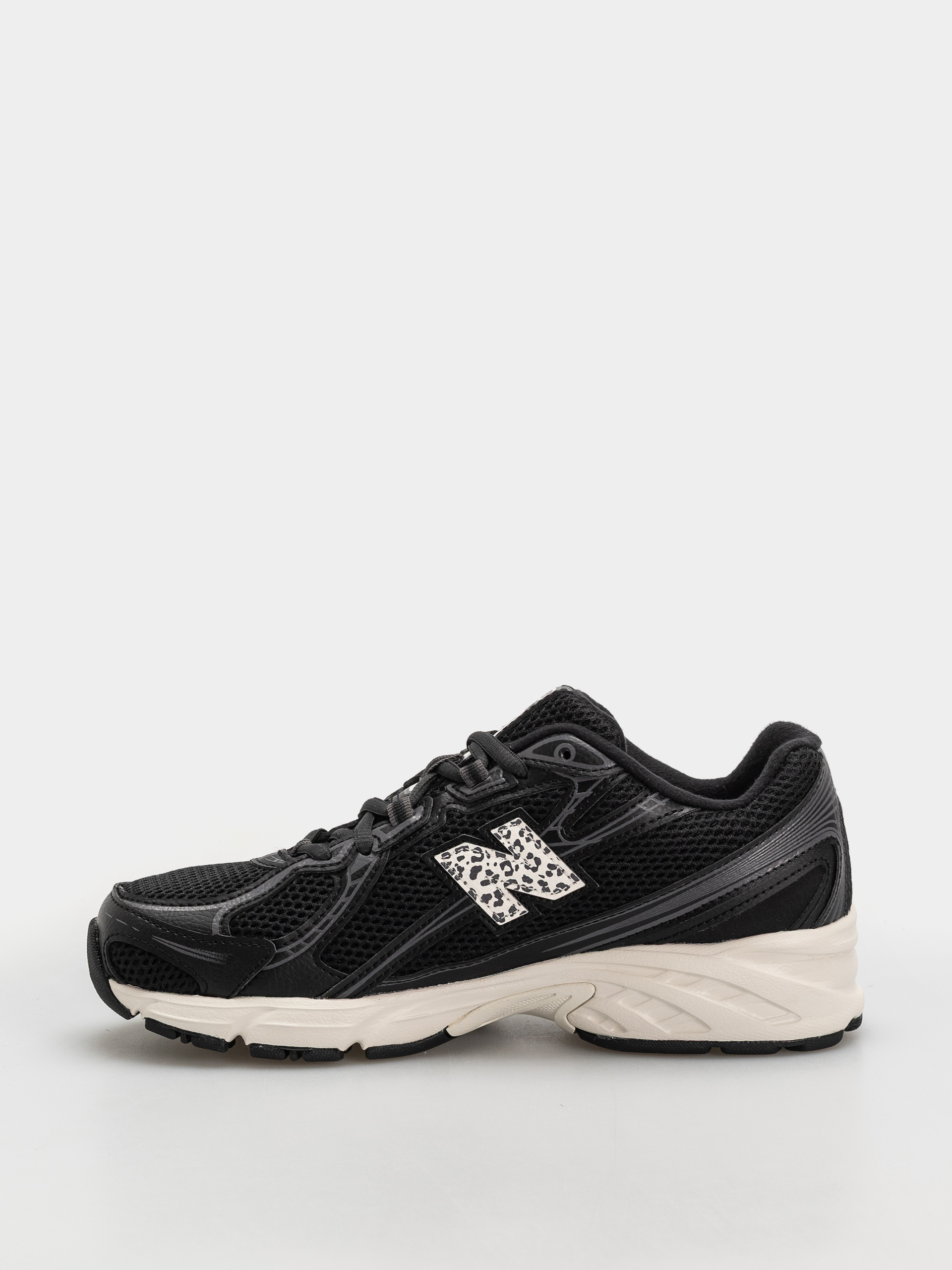 New Balance 740 Schuhe (black/sea salt)