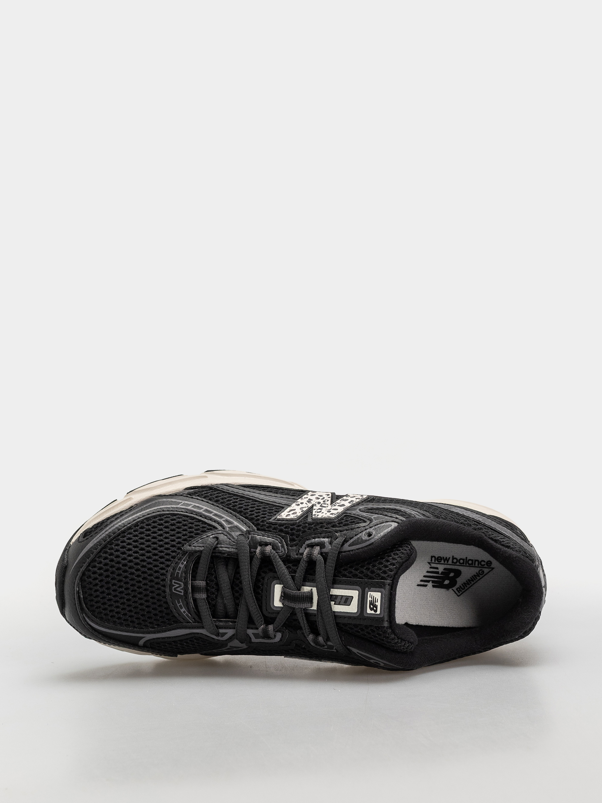 New Balance 740 Schuhe (black/sea salt)