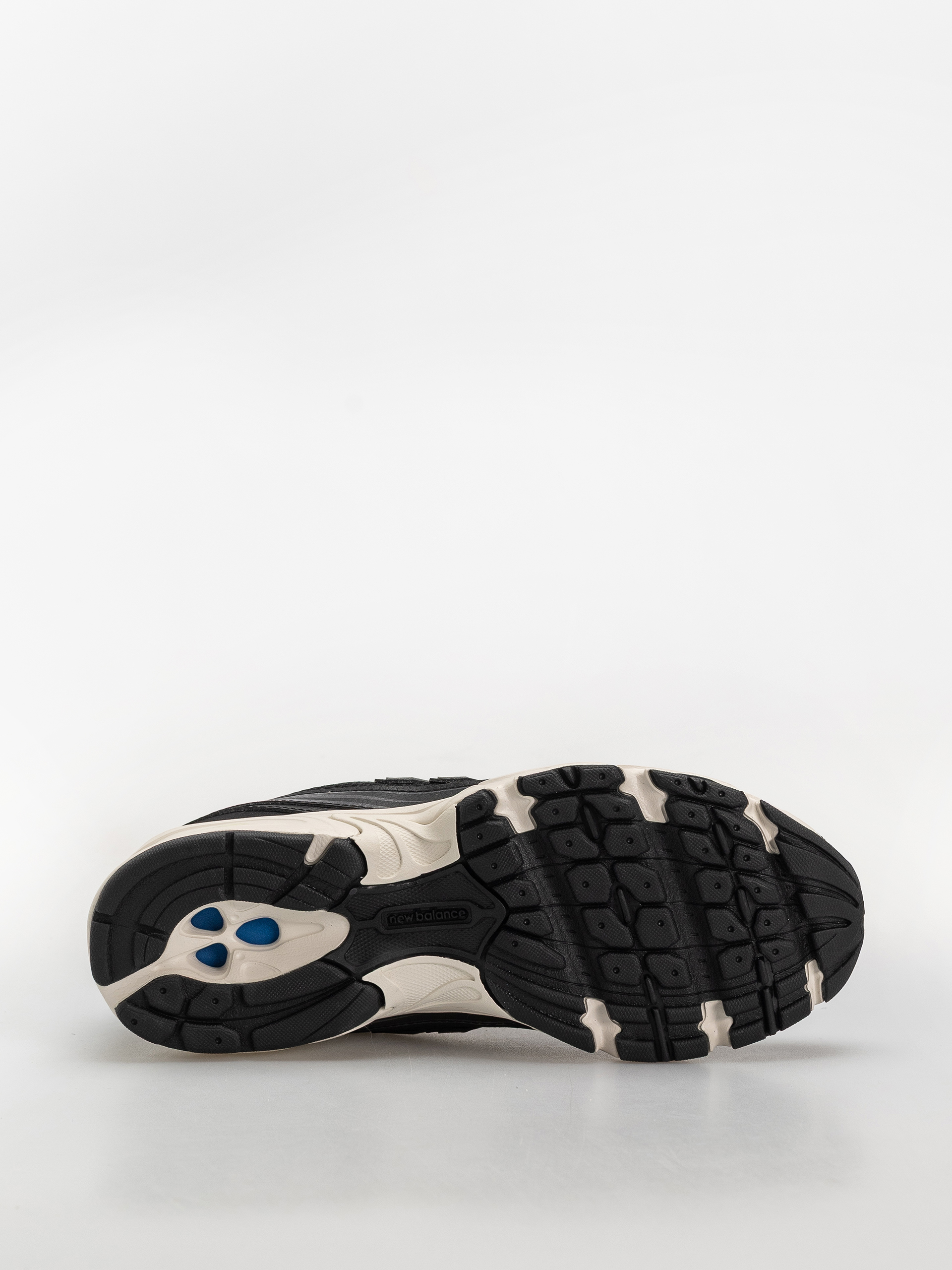 New Balance 740 Shoes (black/sea salt)