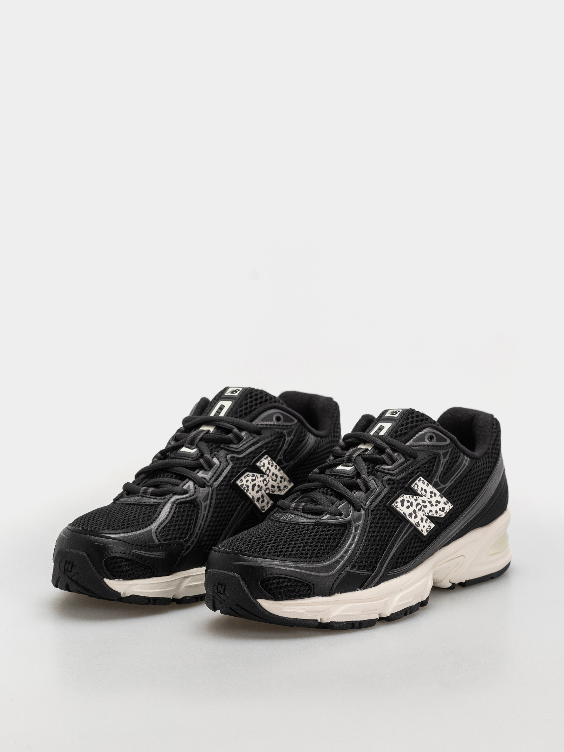 New Balance 740 Schuhe (black/sea salt)