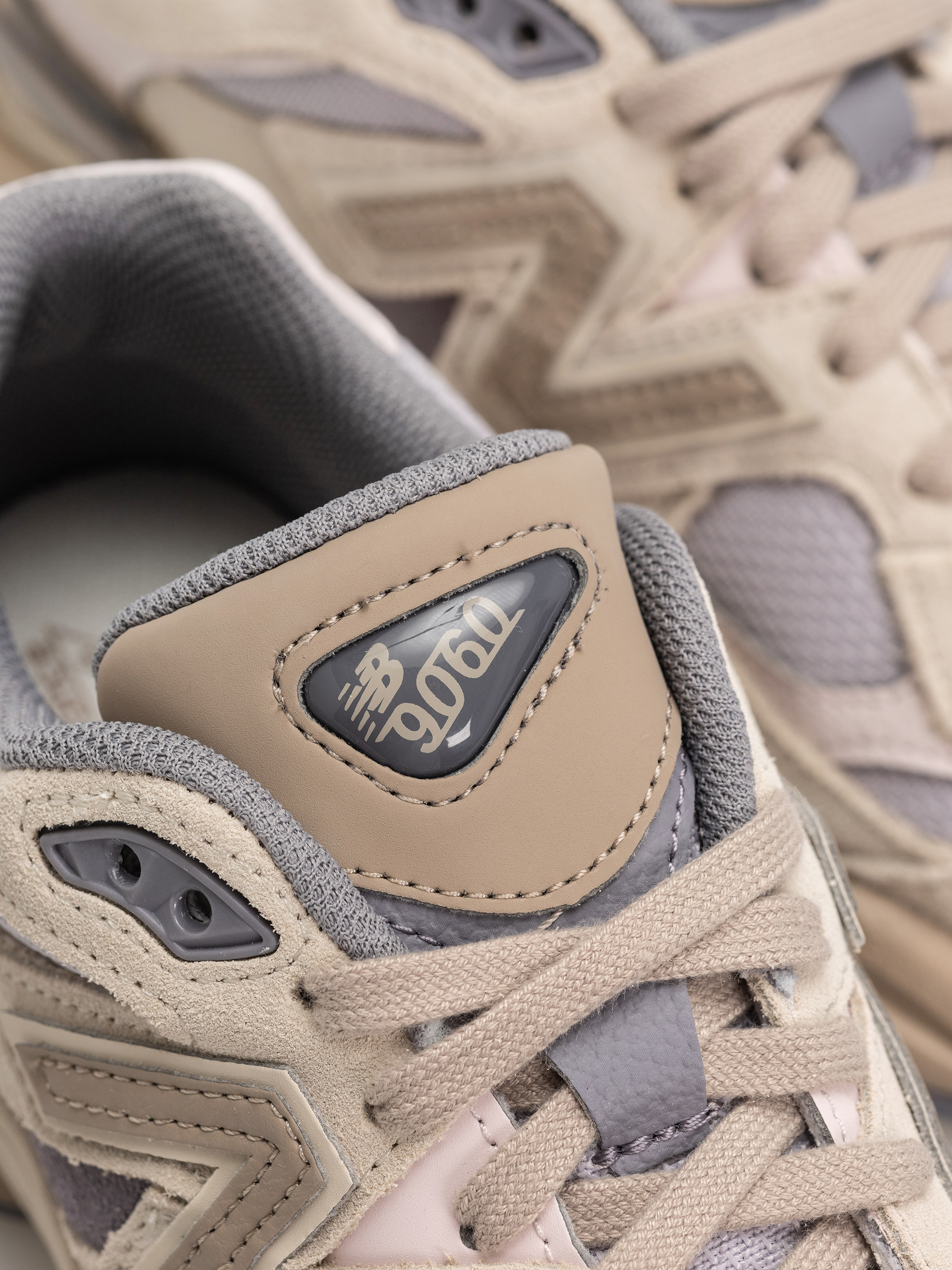New Balance 9060 Schuhe (timberwolf/driftwood)