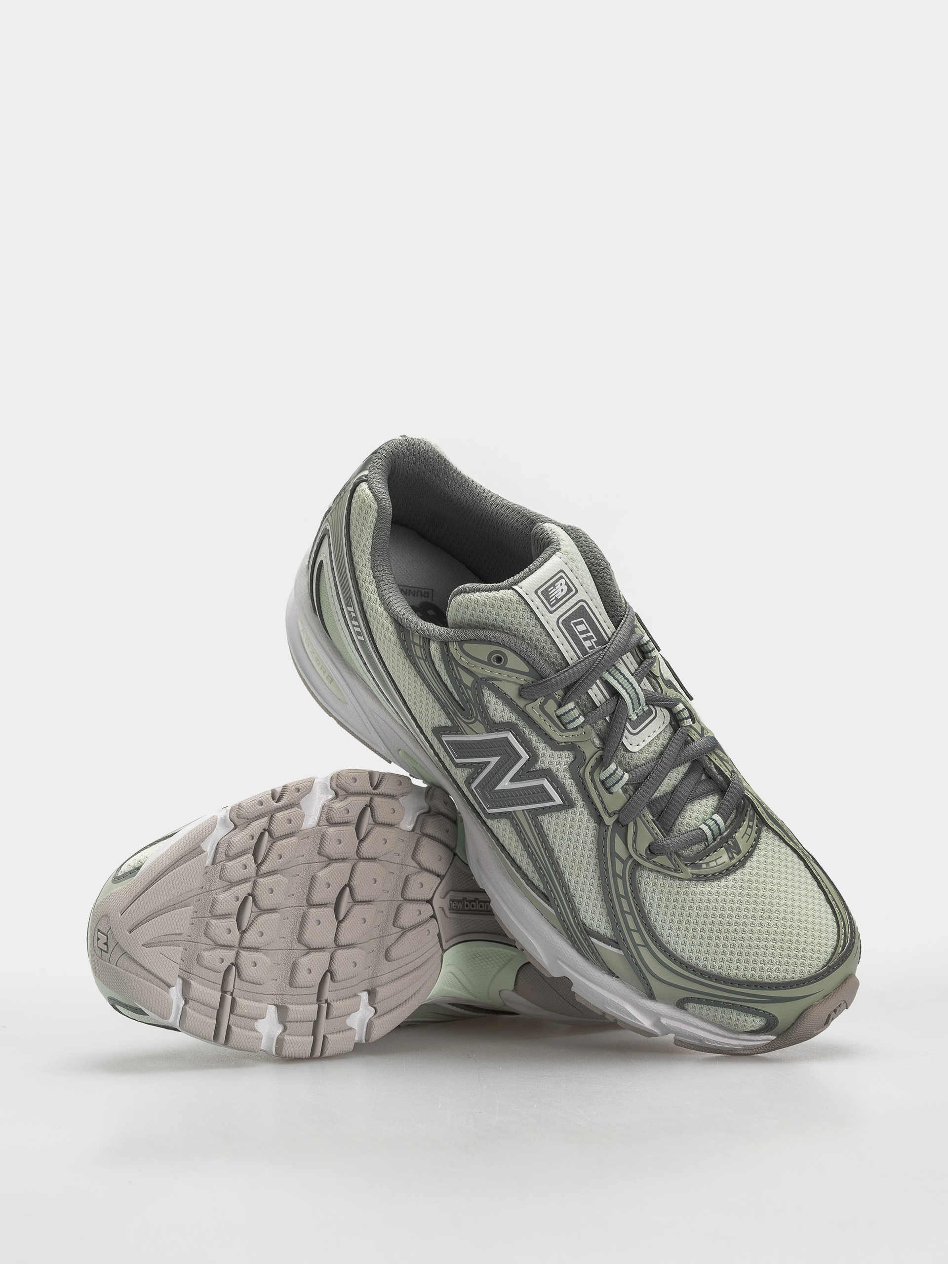 New Balance 740 Shoes (mint water/silver moss)