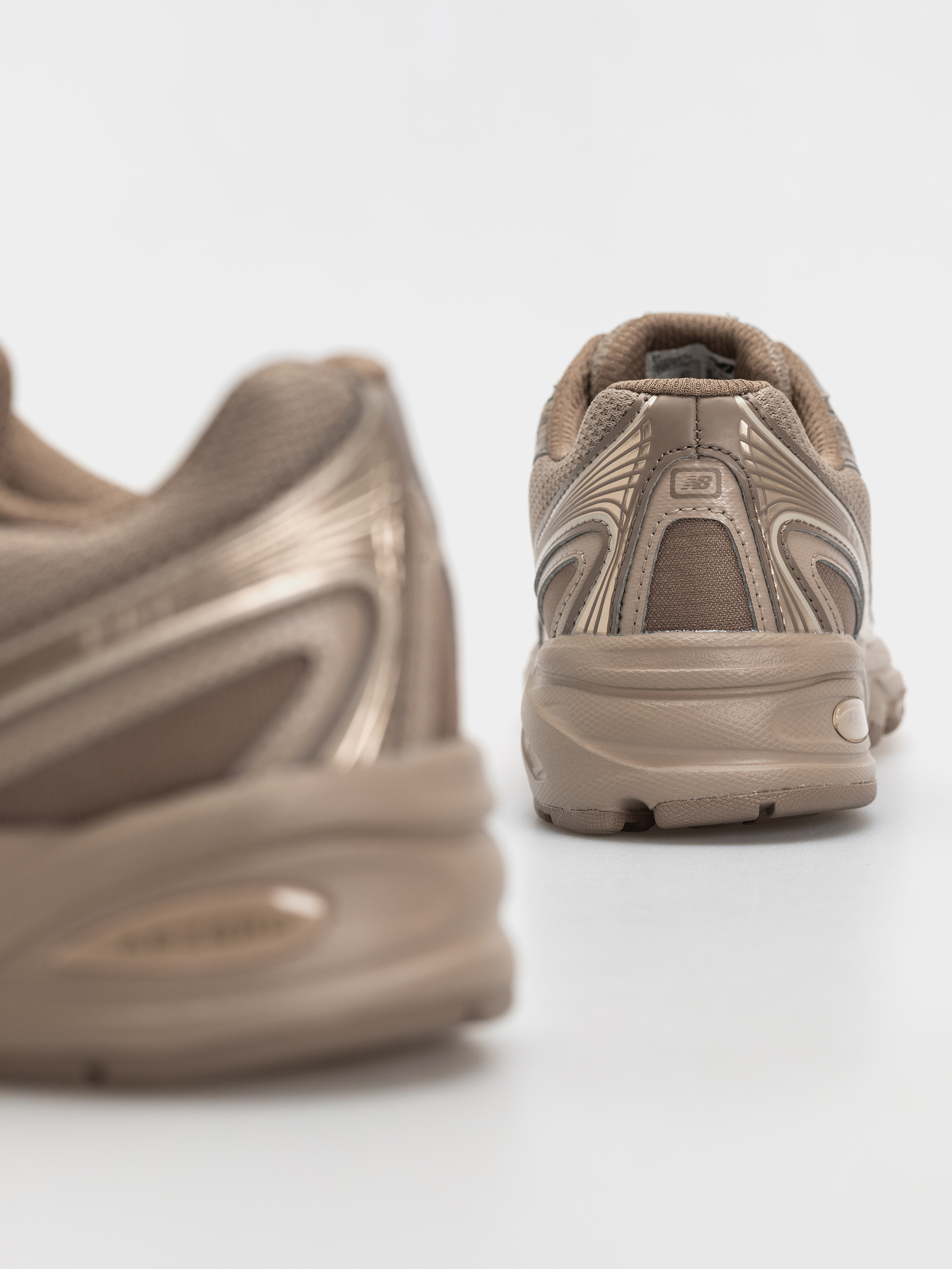 New Balance 740 Schuhe (mushroom/timberwolf)