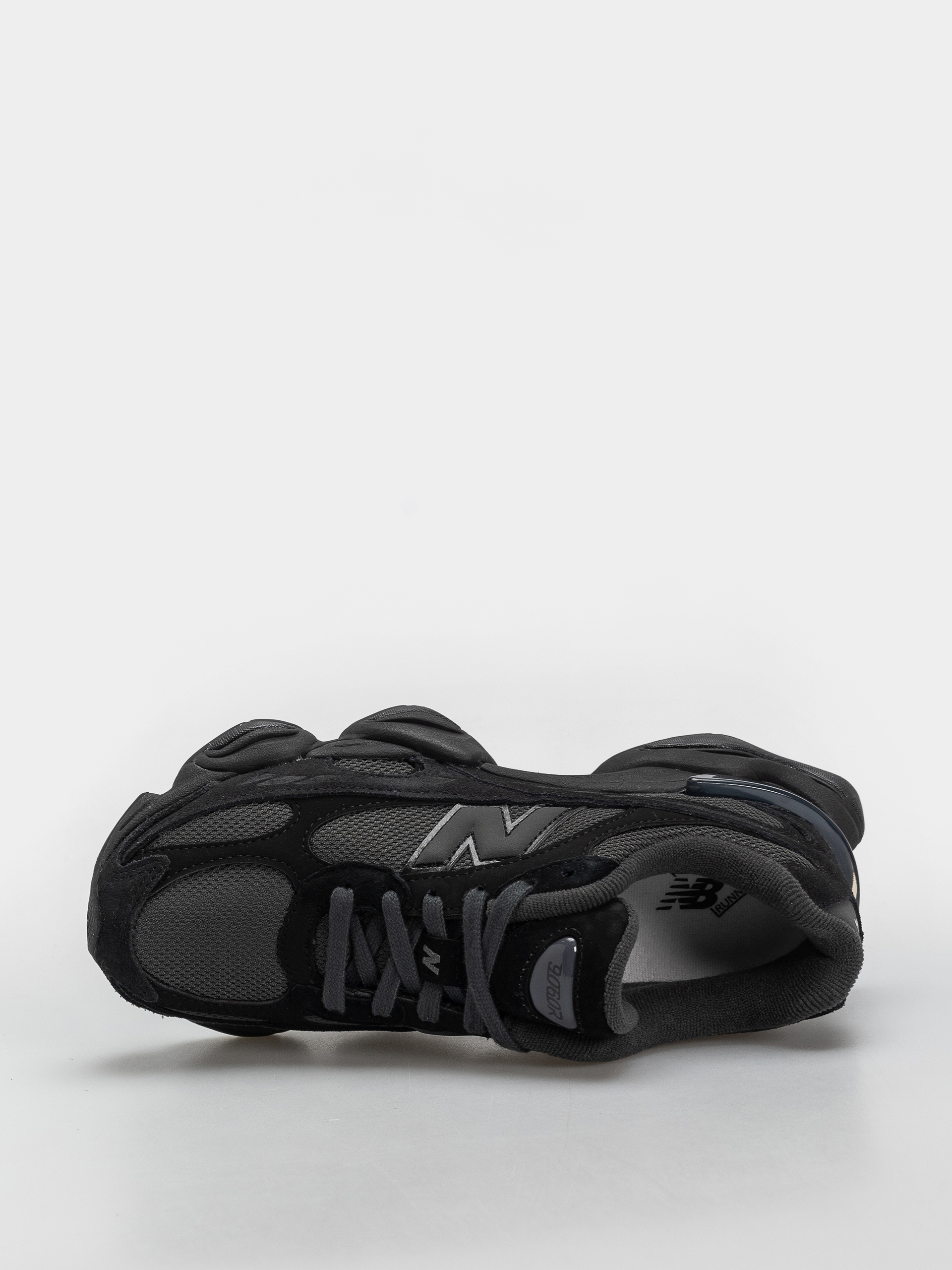 New Balance 9060 Shoes (black/blacktop)