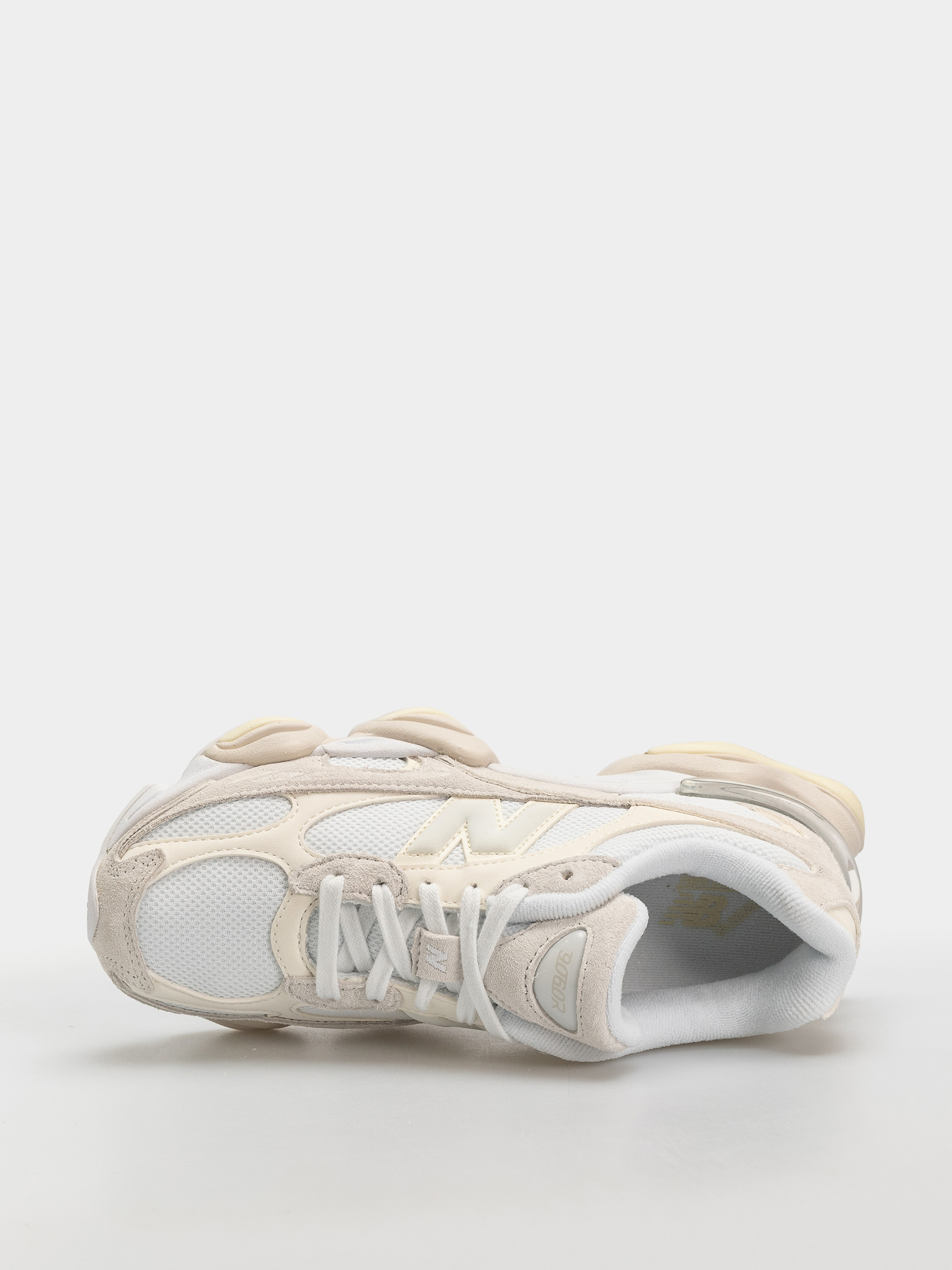 New Balance 9060 Shoes (angora/sea salt)