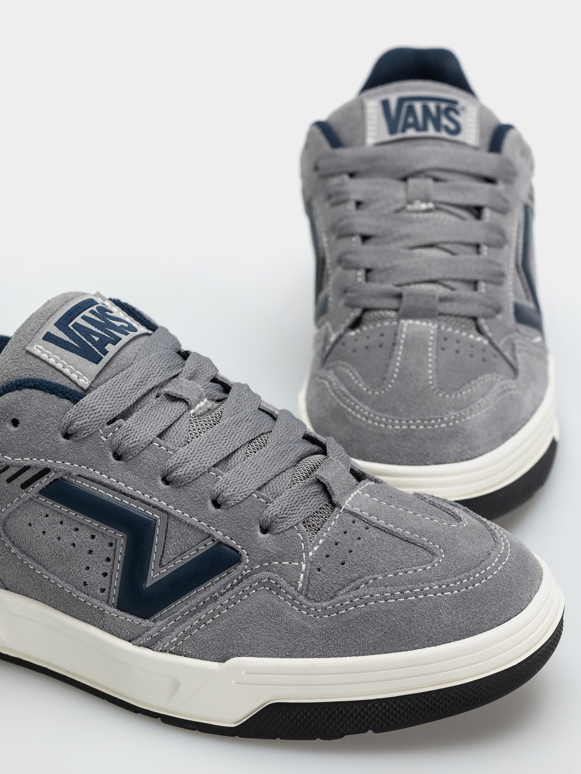 Vans Upland Schuhe (gray/navy)