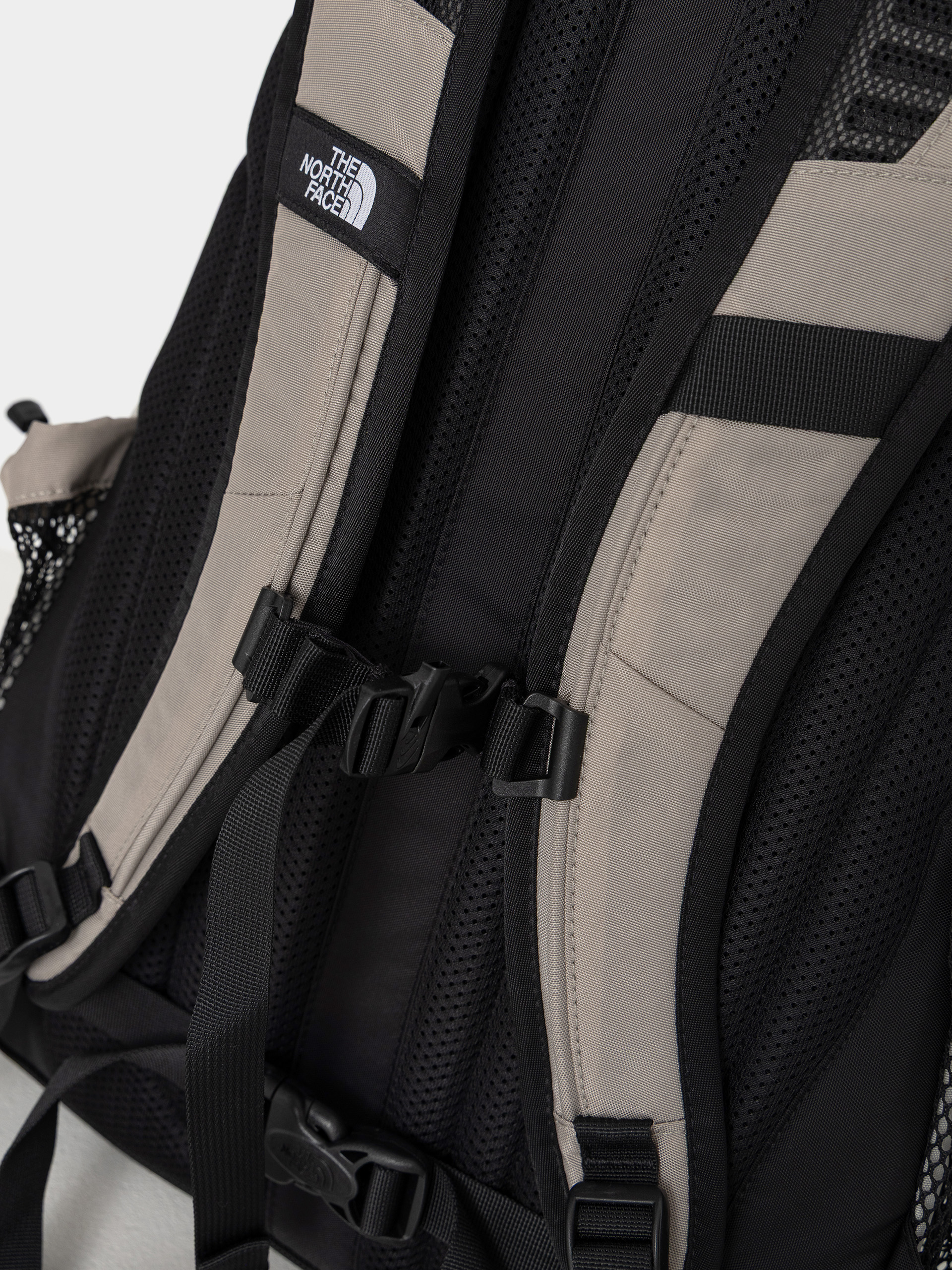The North Face Hot Shot Se Backpack (stone slab/cumulus cloud)