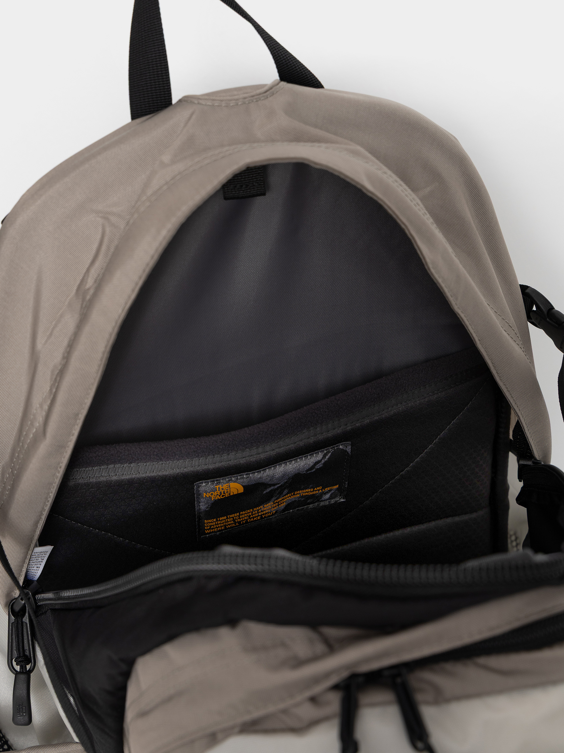 The North Face Hot Shot Se Backpack (stone slab/cumulus cloud)