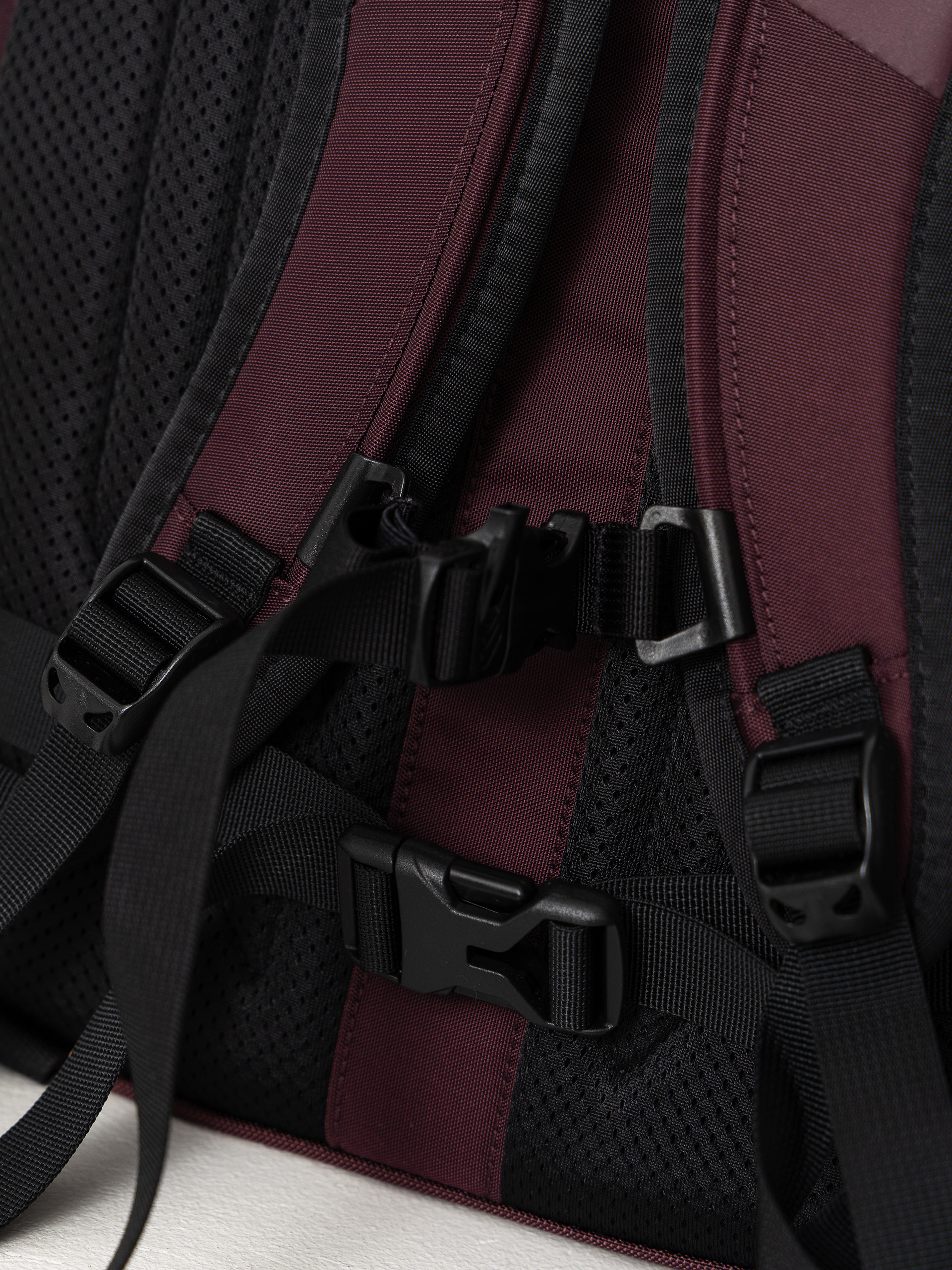 The North Face Hot Shot Base Camp Backpack (deep burgundy)
