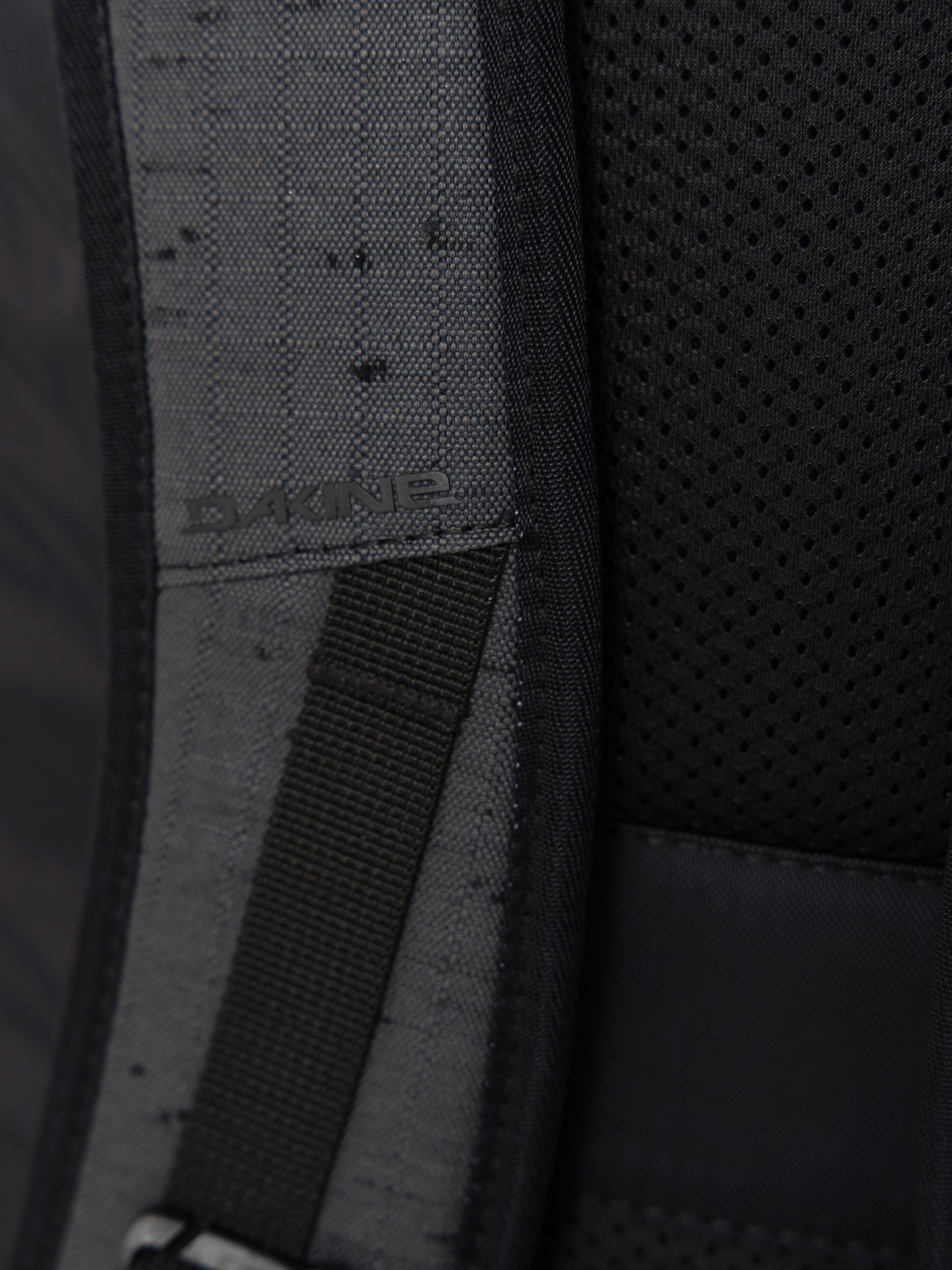 Dakine Campus 20 Year Anniversary 28L Backpack (black)