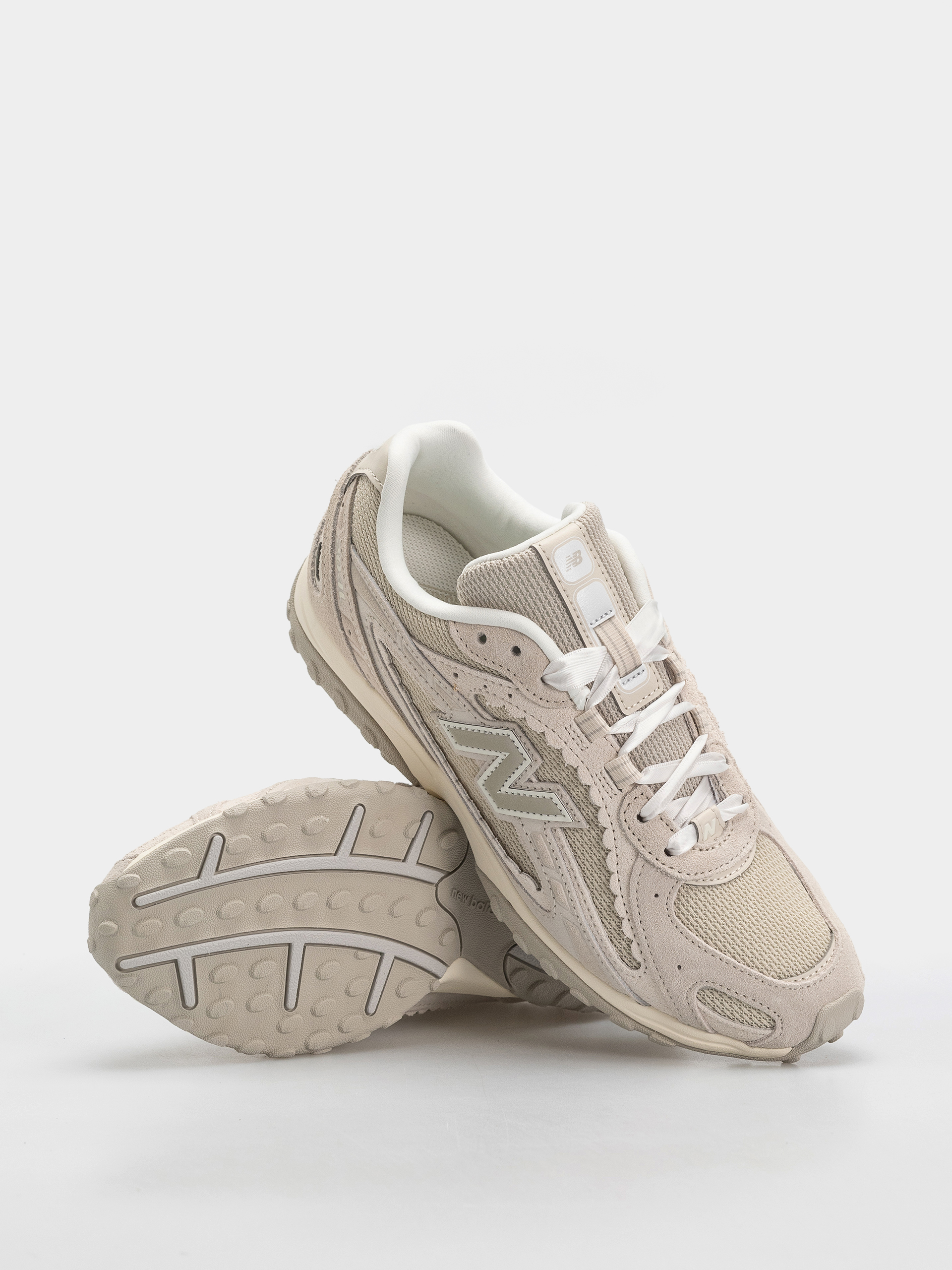 New Balance 204L Shoes (sea salt)