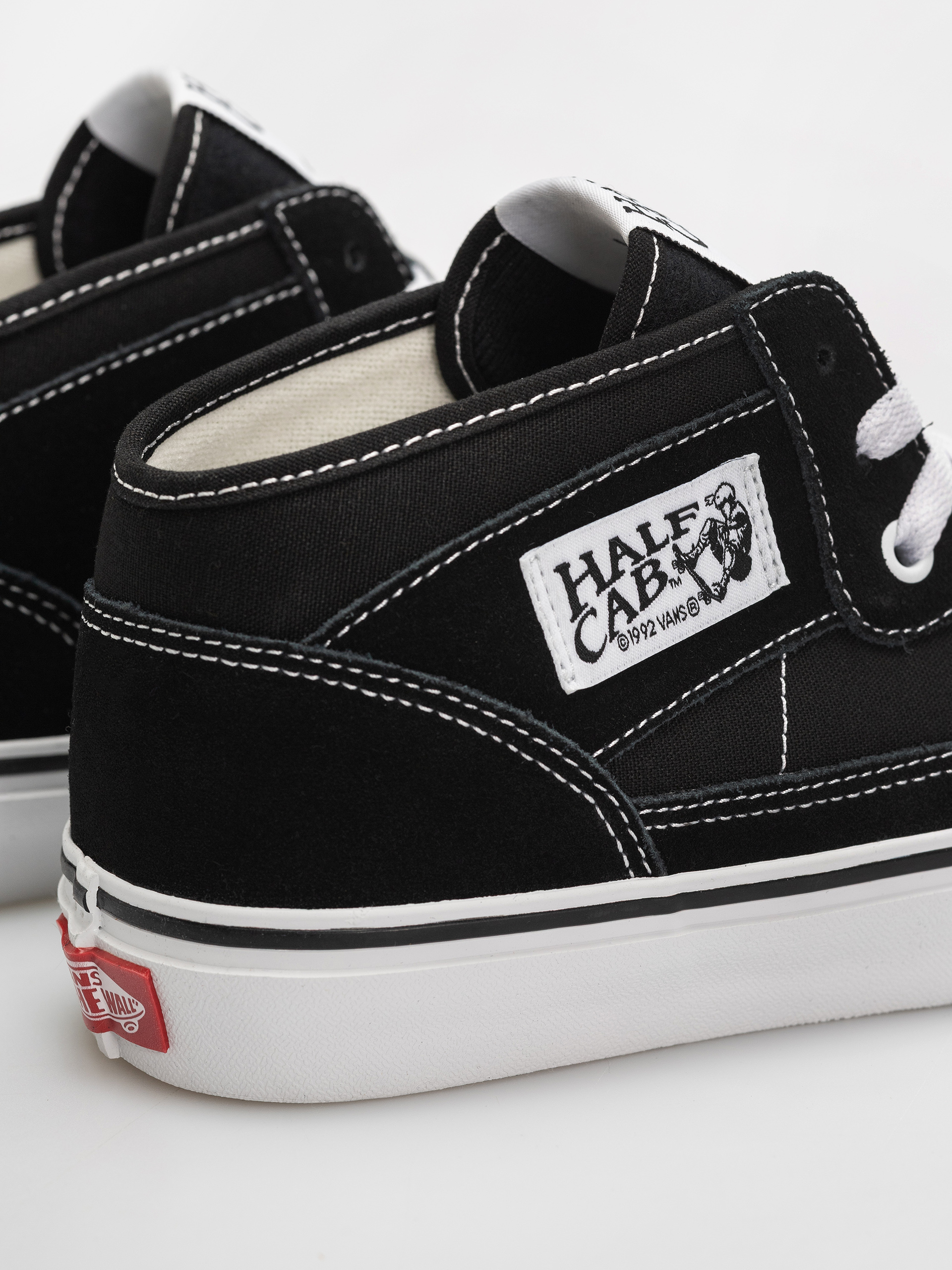 Vans Half Cab Decon Shoes (black/true white)