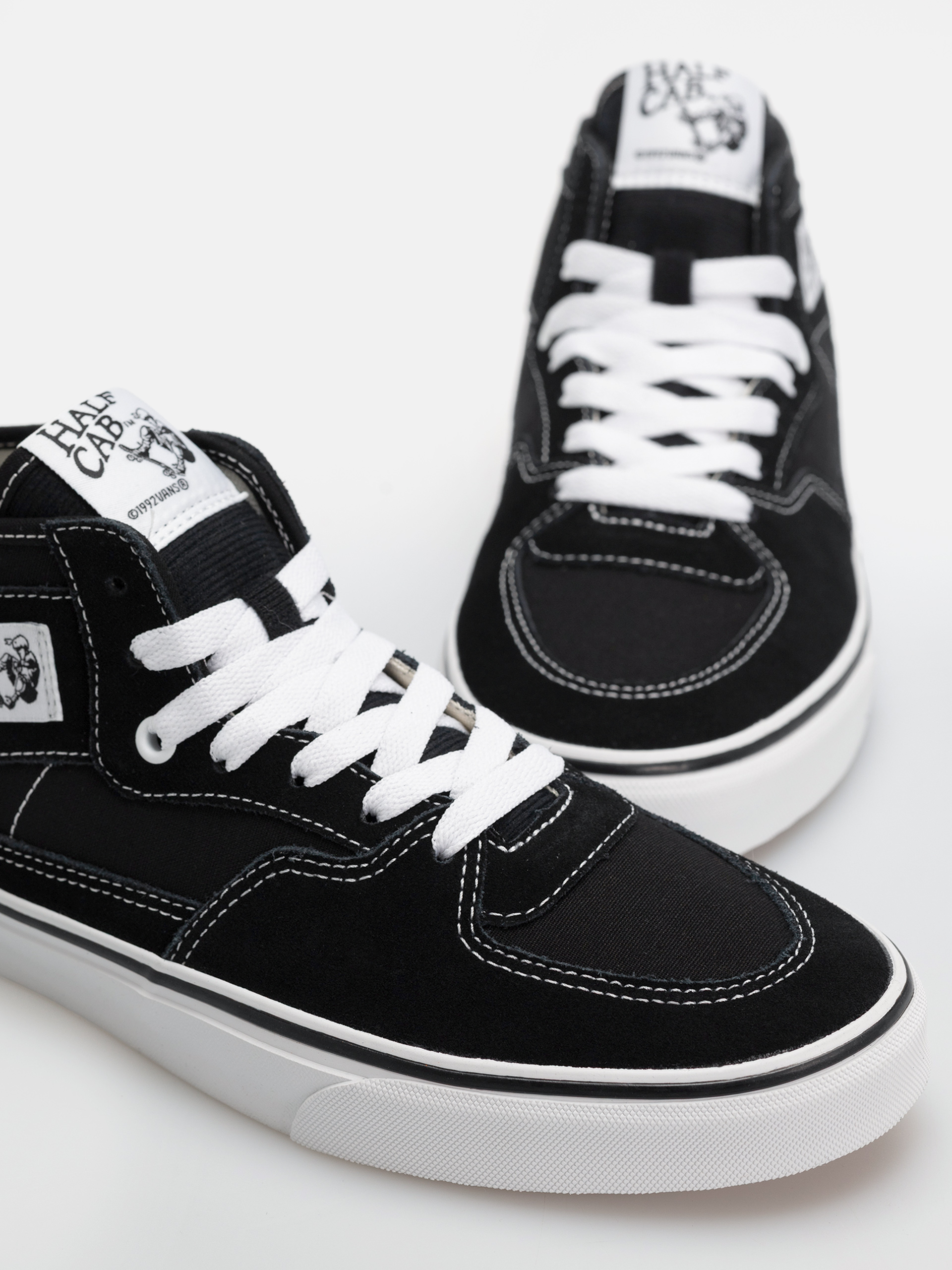 Vans Half Cab Decon Shoes (black/true white)