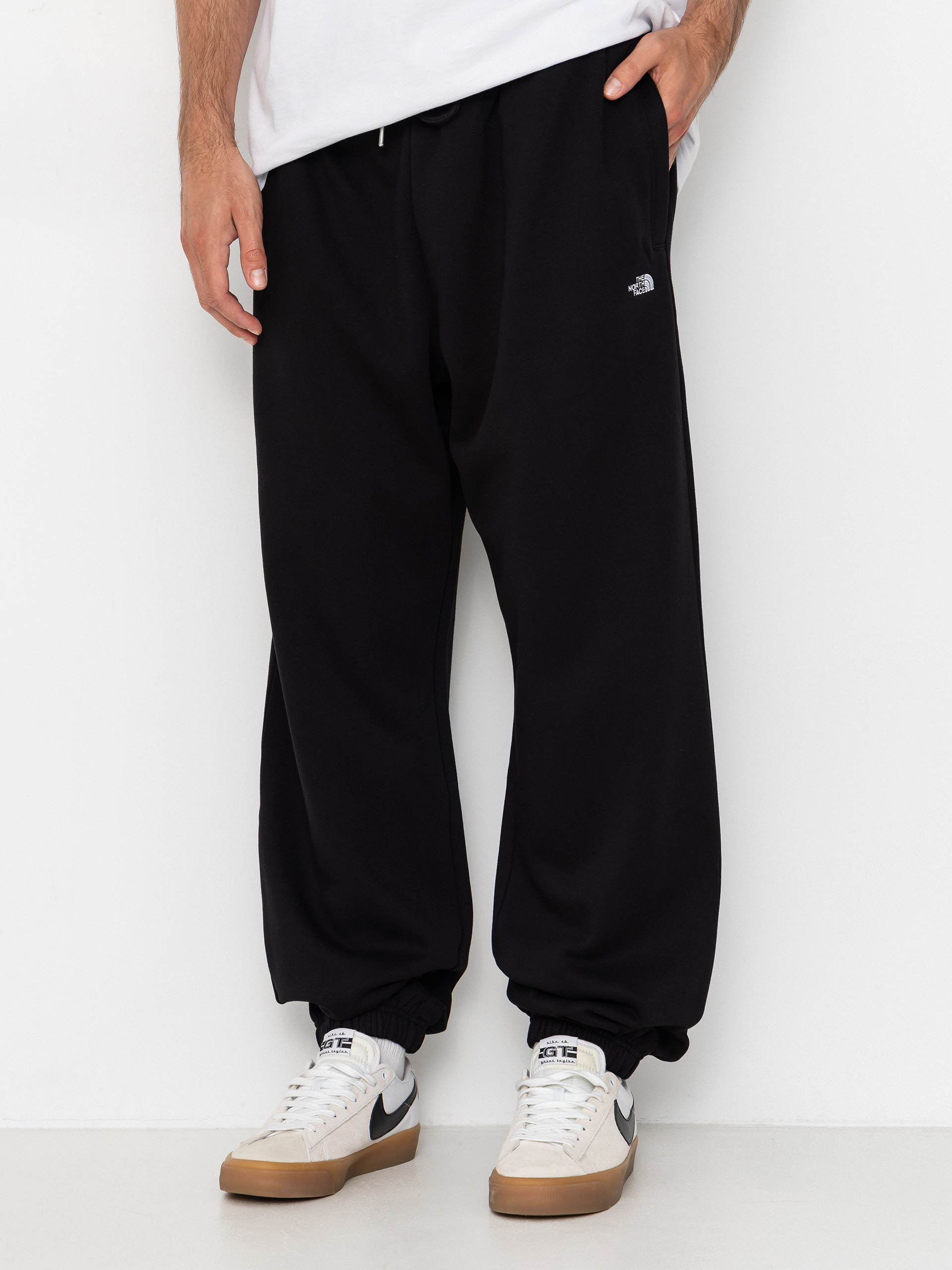 The North Face Hose Essential Simple Dome Relaxed (tnf black)