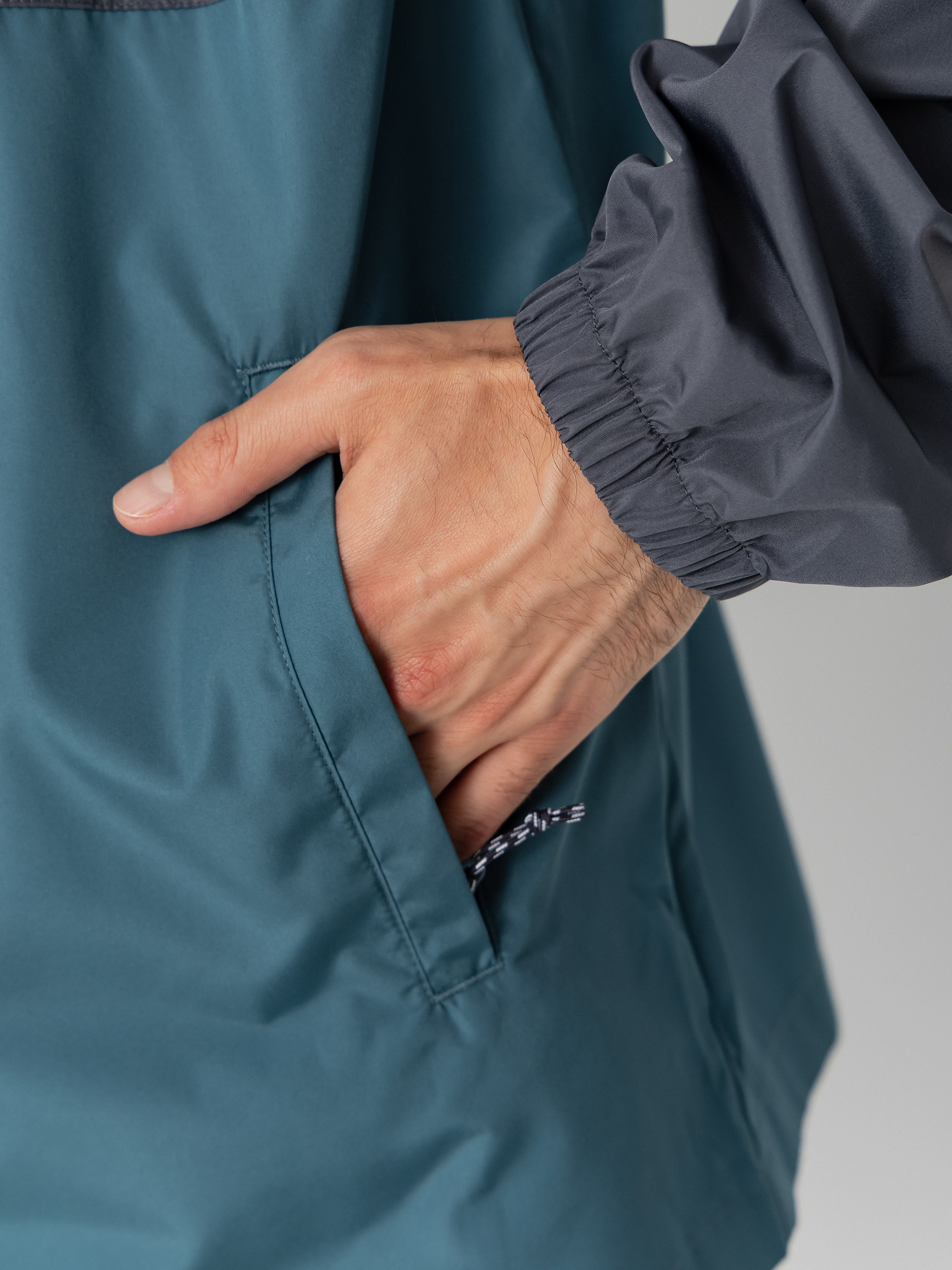 Salty Crew Surface Windbreaker Jacke (magnet)