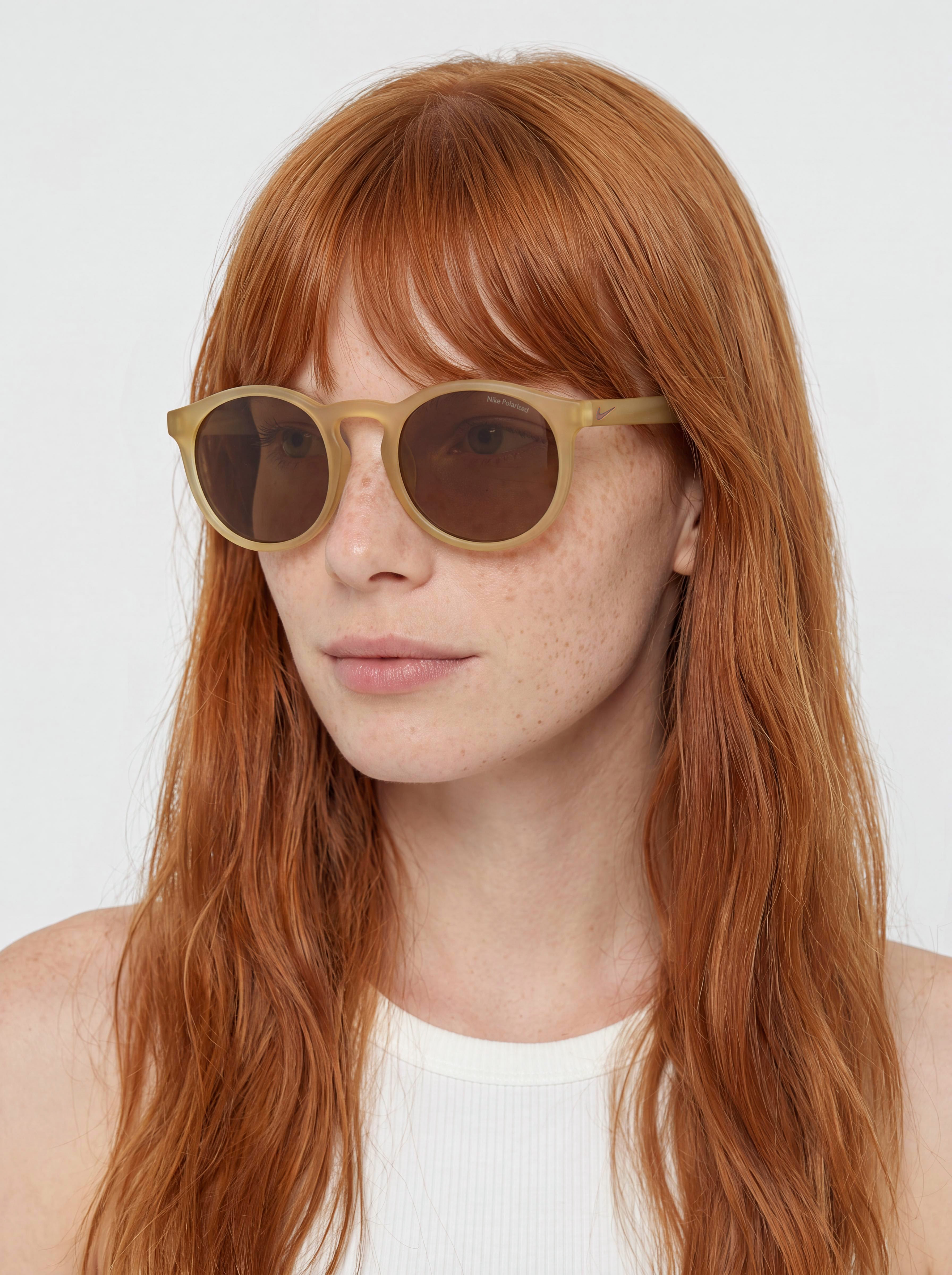 Nike SB Sonnenbrille Swerve P (matte team gold/polar brown)