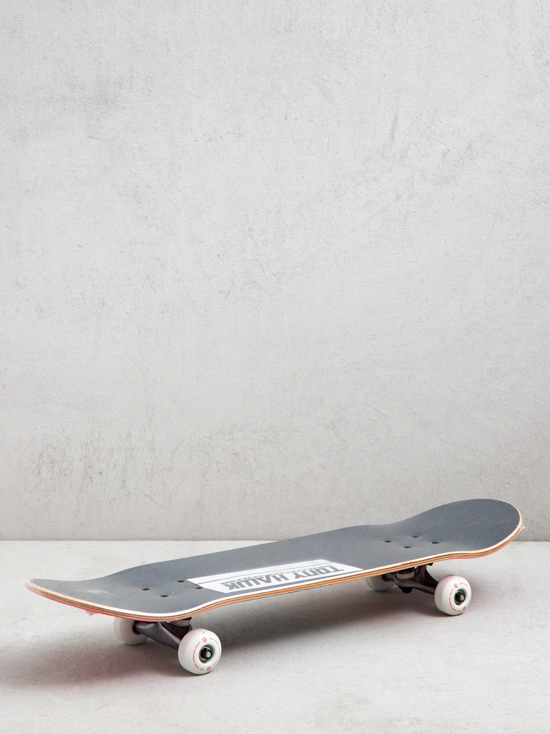 Tony Hawk Eagle Logo Skateboard (pink)