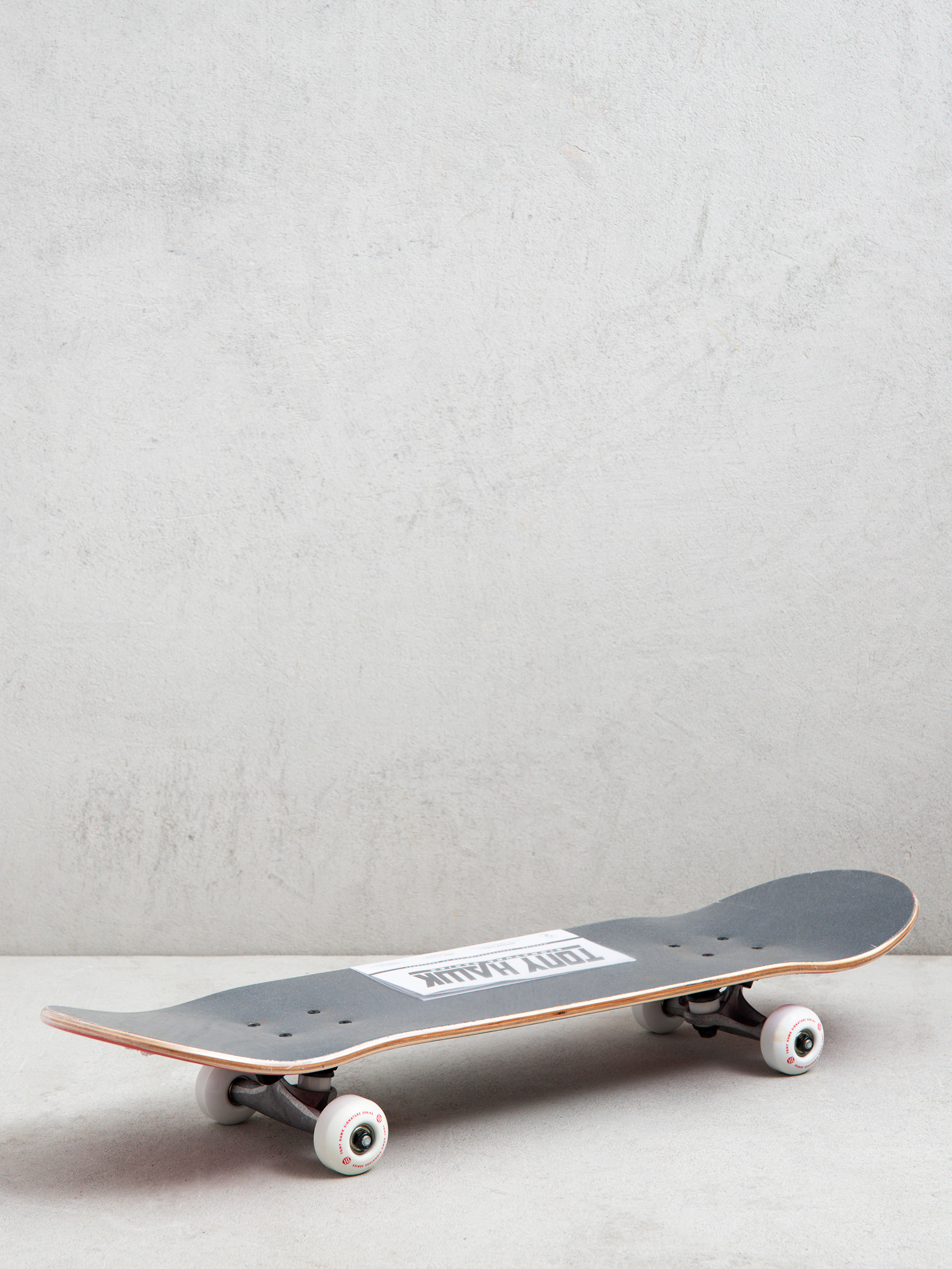 Tony Hawk Bird Logo Skateboard (red)