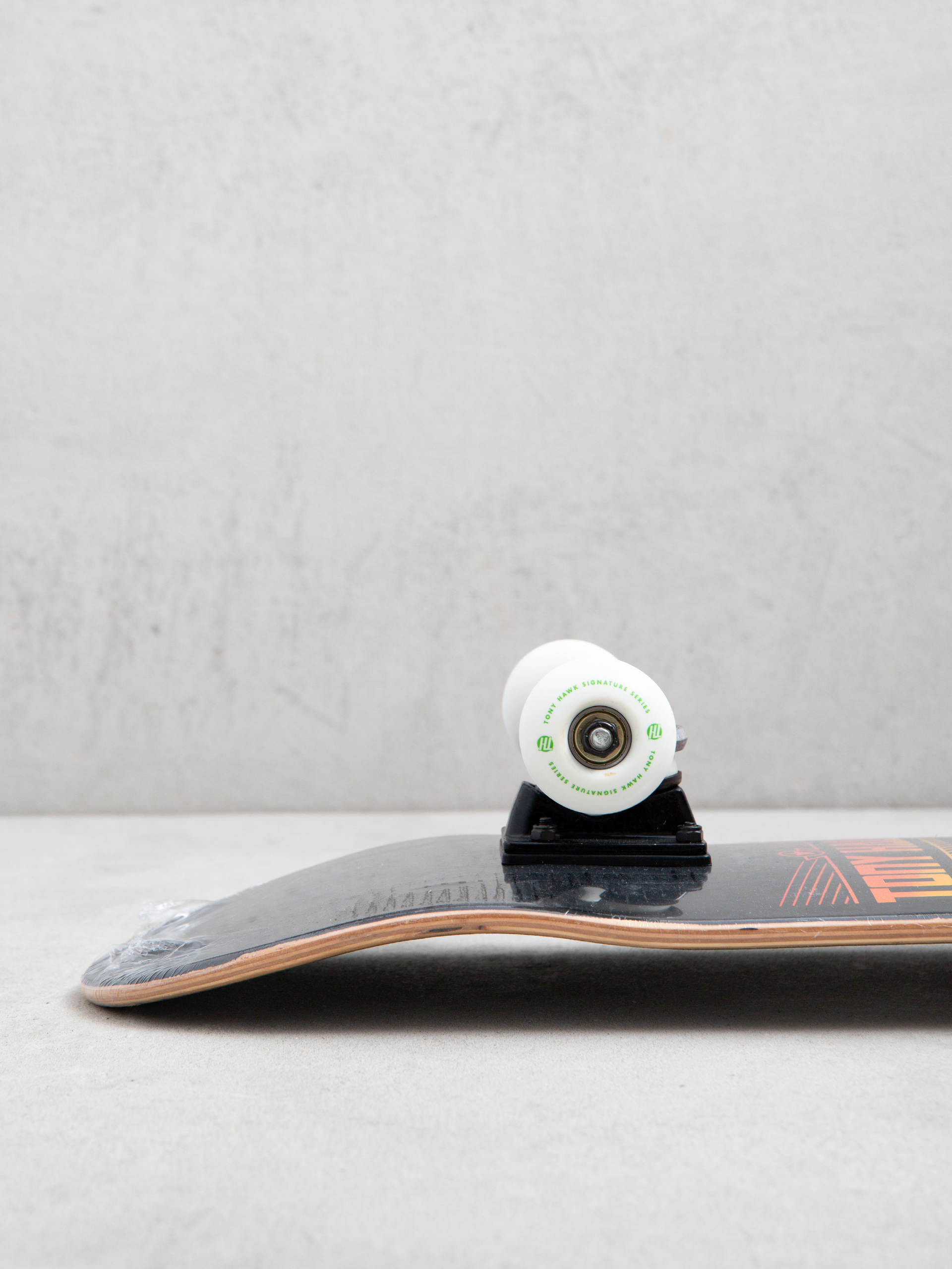 Tony Hawk Stacked Logo Skateboard (black)