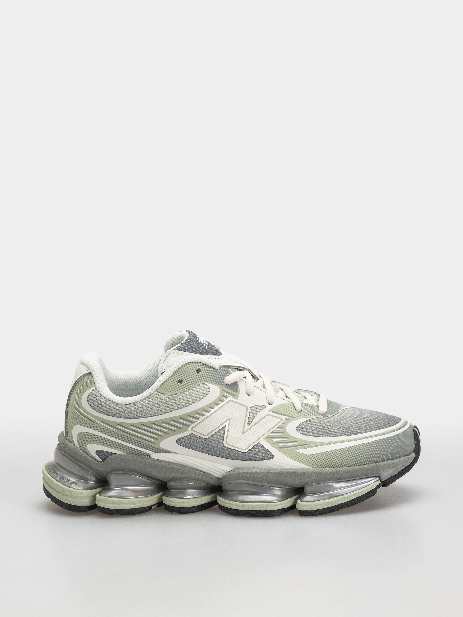 New Balance 2000 Shoes (silver moss/bayberry/sea salt)