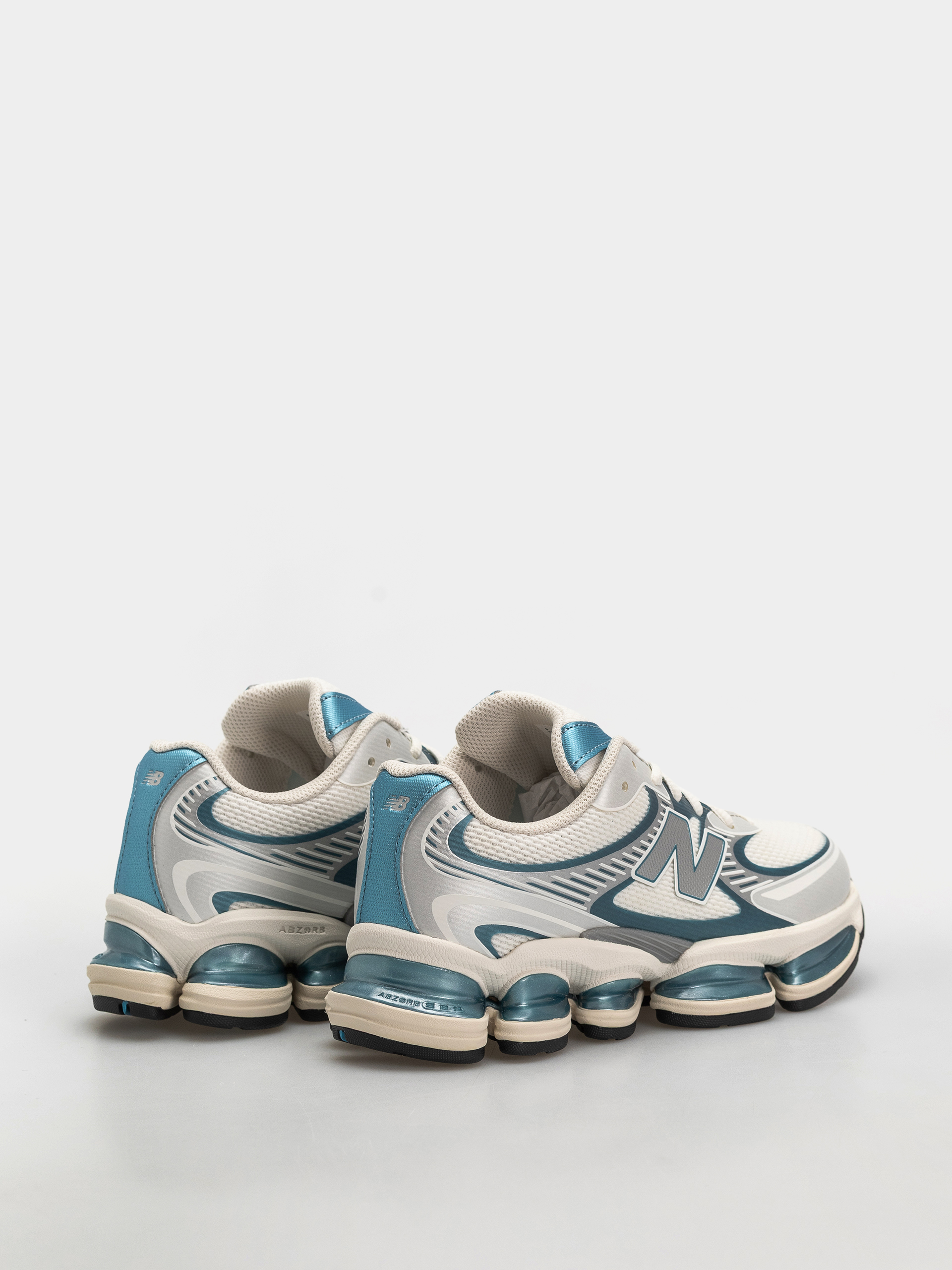 New Balance 2000 Shoes (sea salt/altitude metallic)