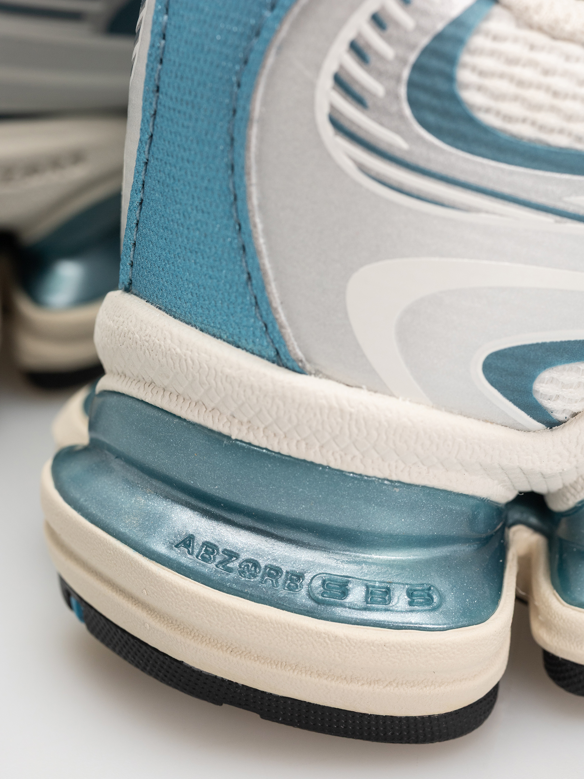 New Balance 2000 Schuhe (sea salt/altitude metallic)