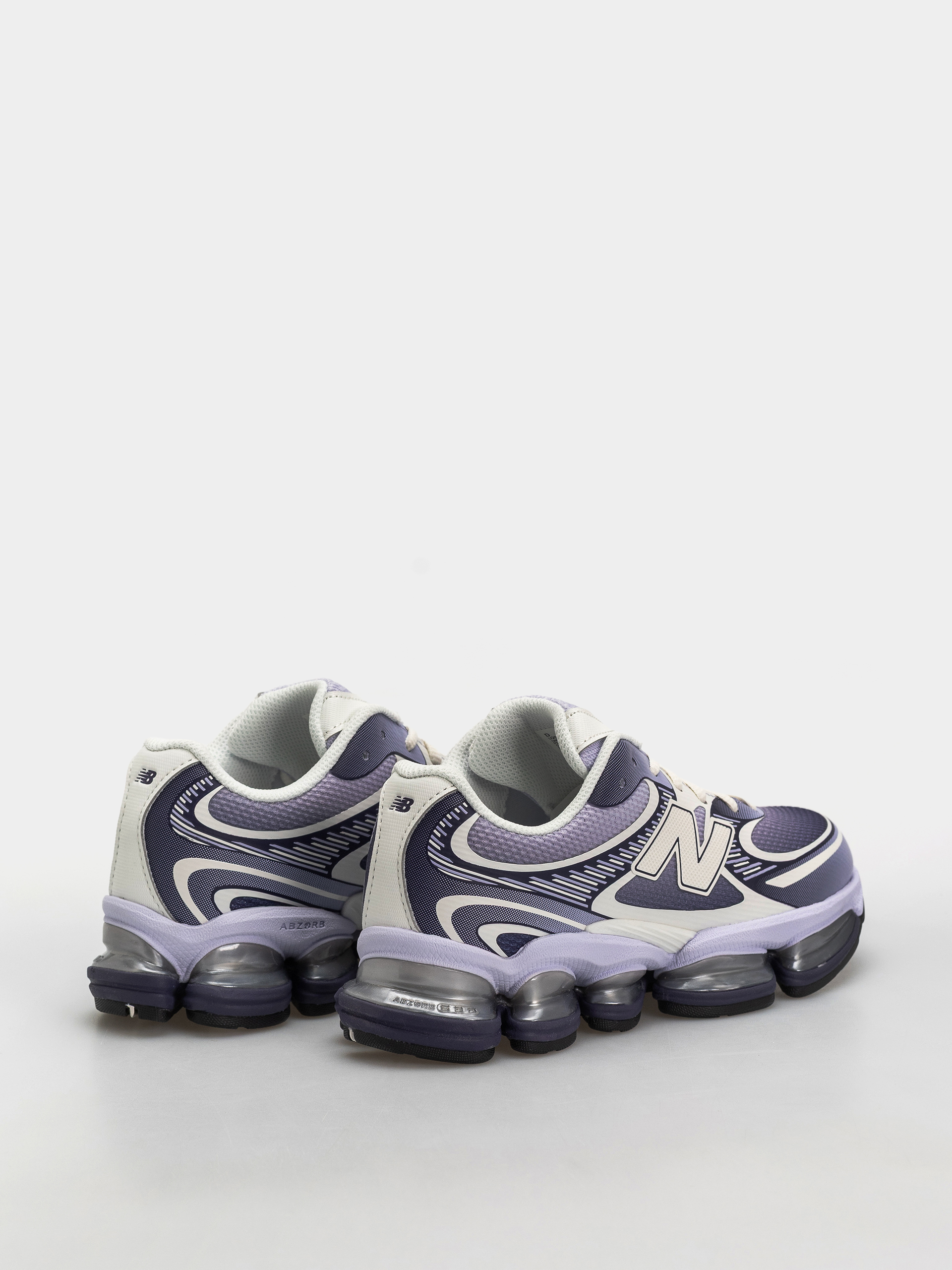 New Balance 2000 Shoes (boysenberry/smoked violet/sea salt)