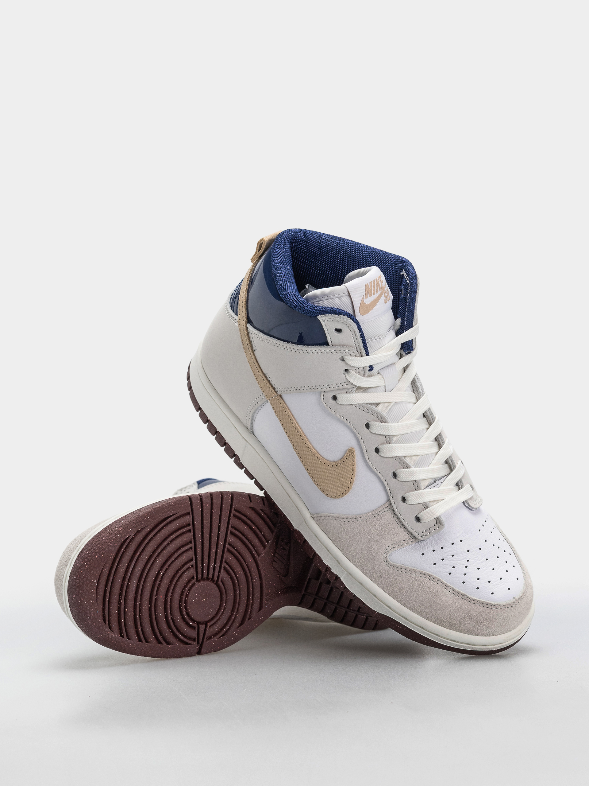 Nike SB Dunk High Pro QS Beyond Shoes (white/ivorysand duneblue void)