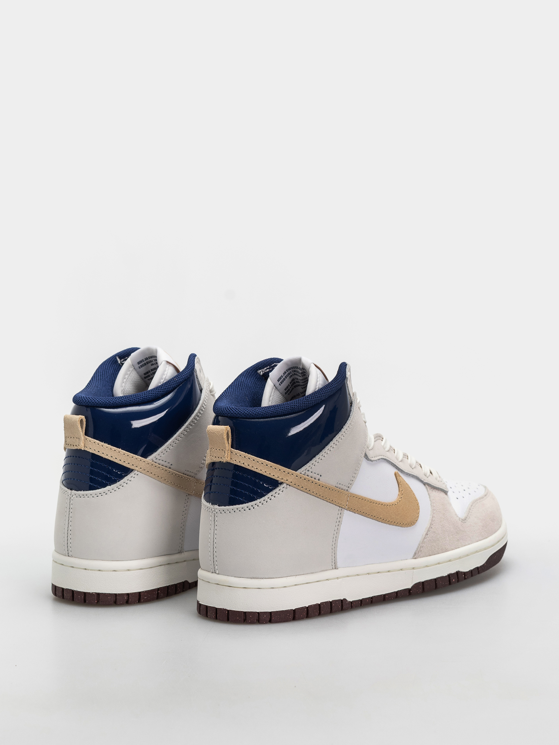 Nike SB Dunk High Pro QS Beyond Shoes (white/ivorysand duneblue void)