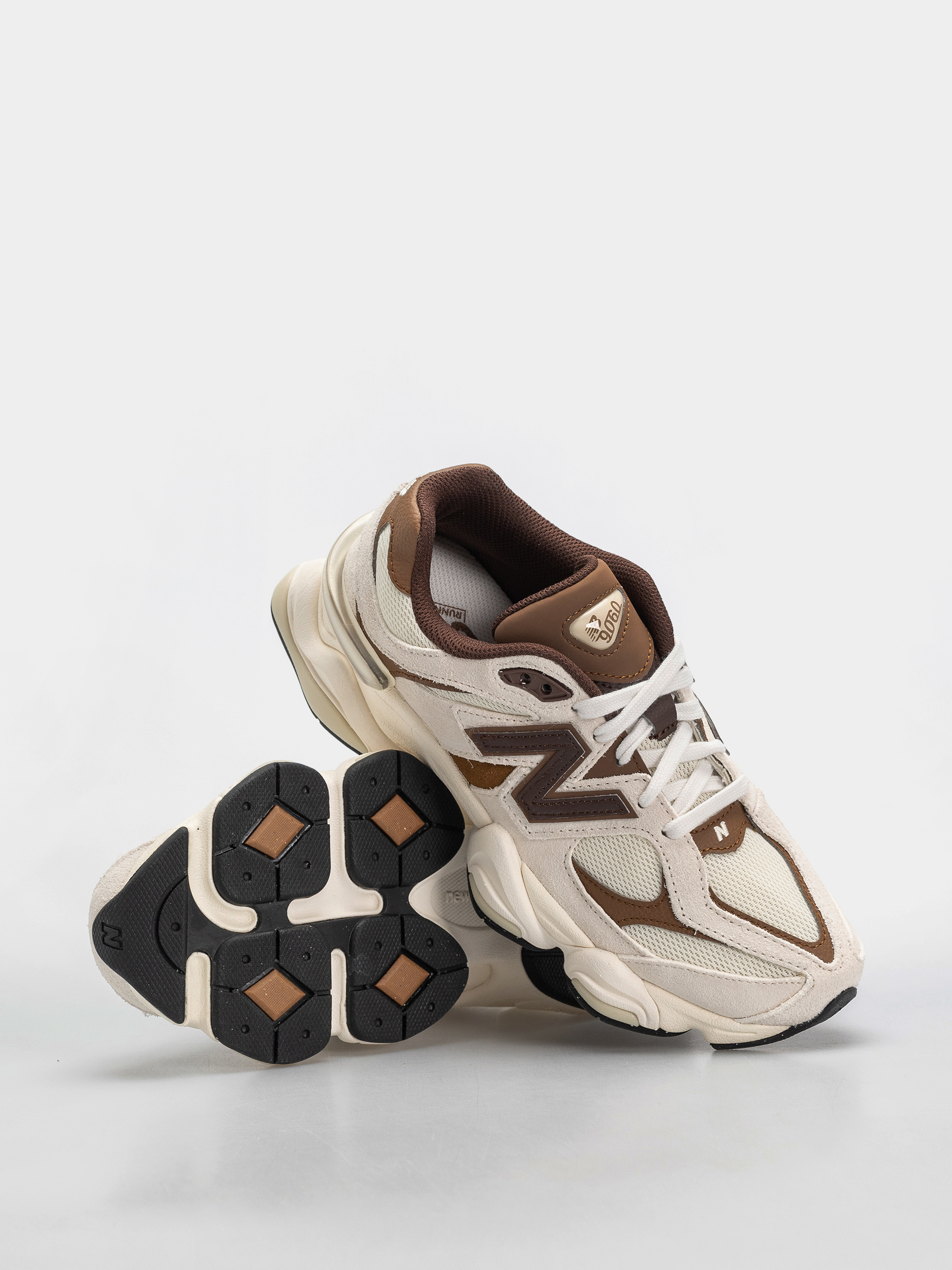New Balance 9060 Schuhe (breakfast tea/angora)